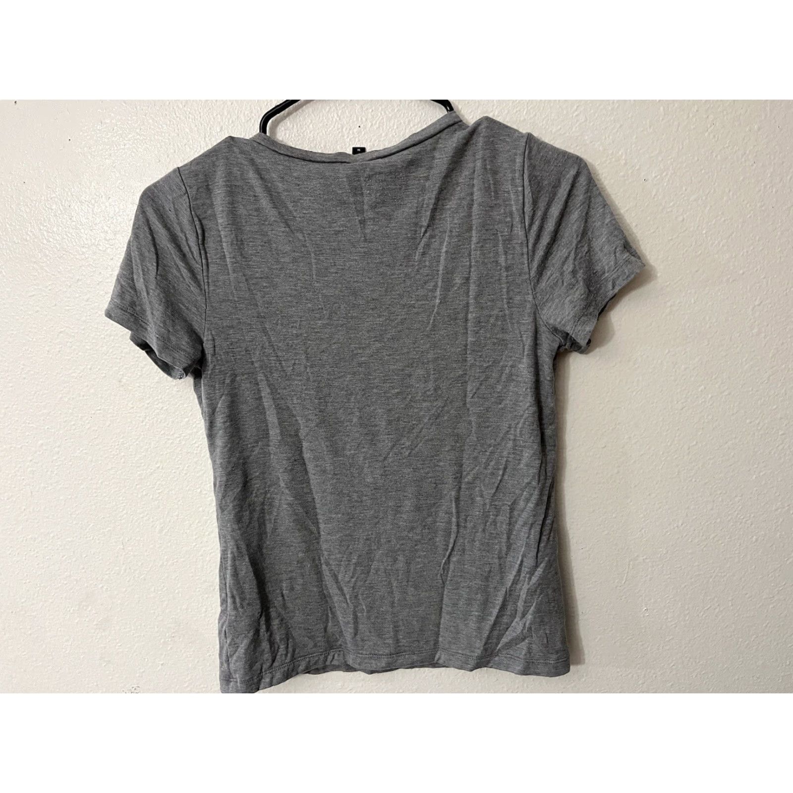Express EXPRESS Fitted V-Neck T-Shirt Gray Stretch Medium Women Size M / US 6-8 / IT 42-44 - 2 Thumbnail