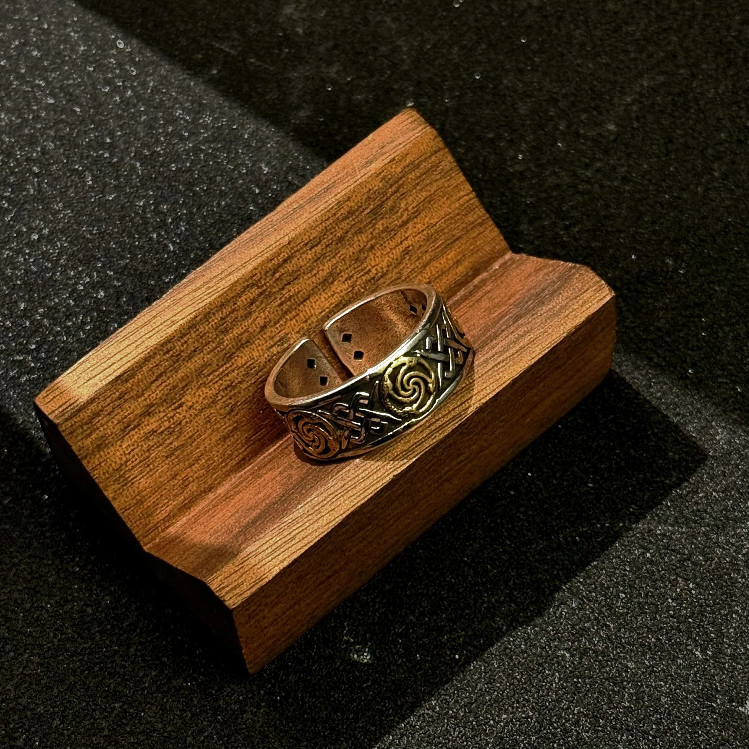 Vintage Retro Celtic Knot Ring Size ONE SIZE - 4 Thumbnail