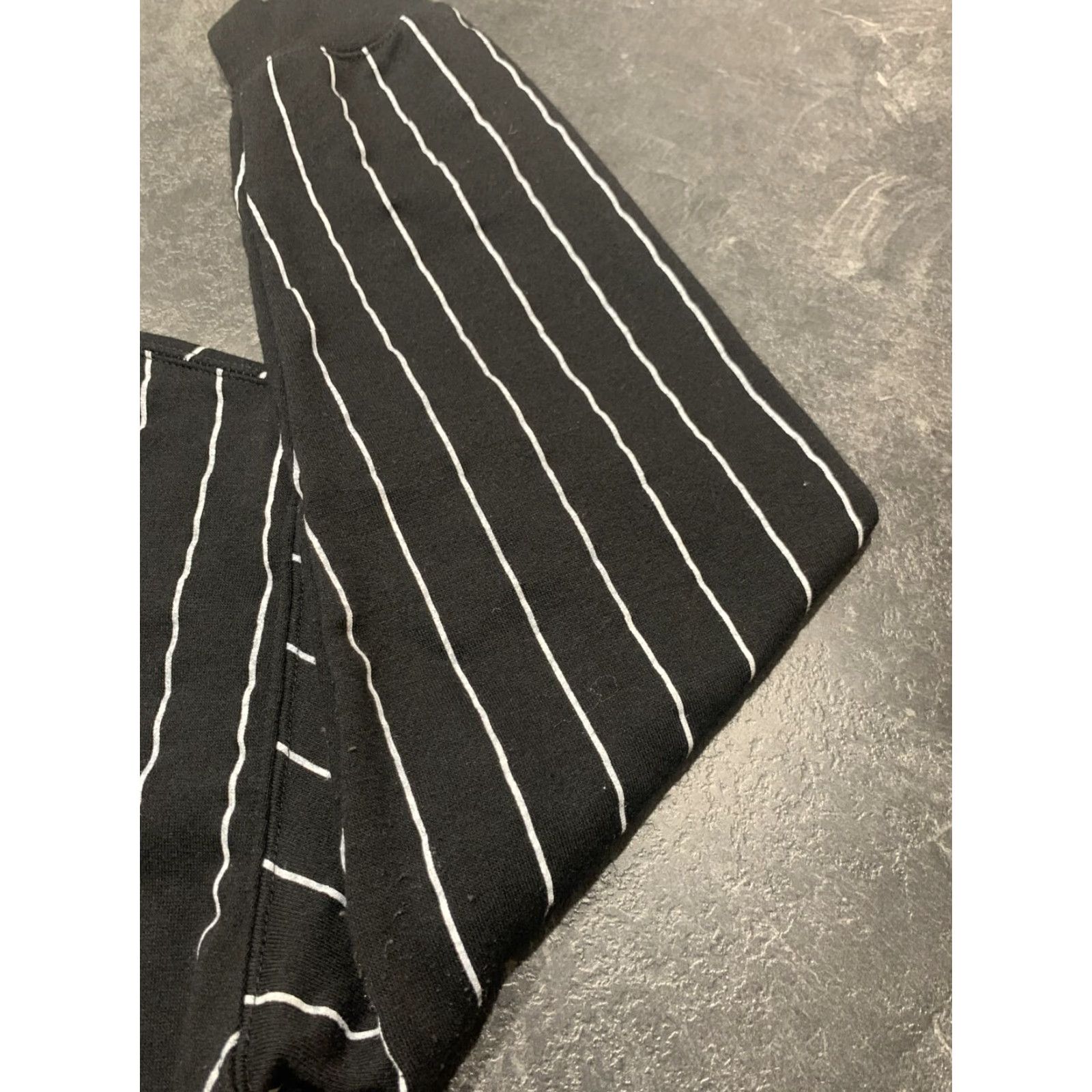 Vintage VINTAGE Mickey Mouse Sweatshirt Men Large Black Pullover Striped 90s Casual Size US L / EU 52-54 / 3 - 2 Thumbnail