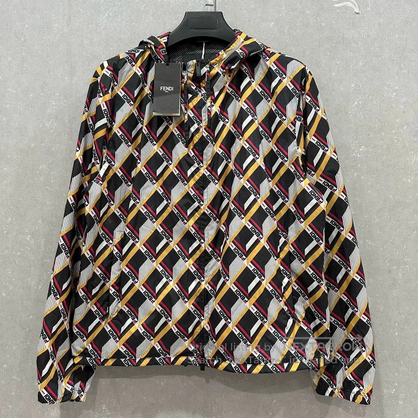 Fendi Fendi Hooded Windproof Long. Size US L / EU 52-54 / 3 - 1 Thumbnail