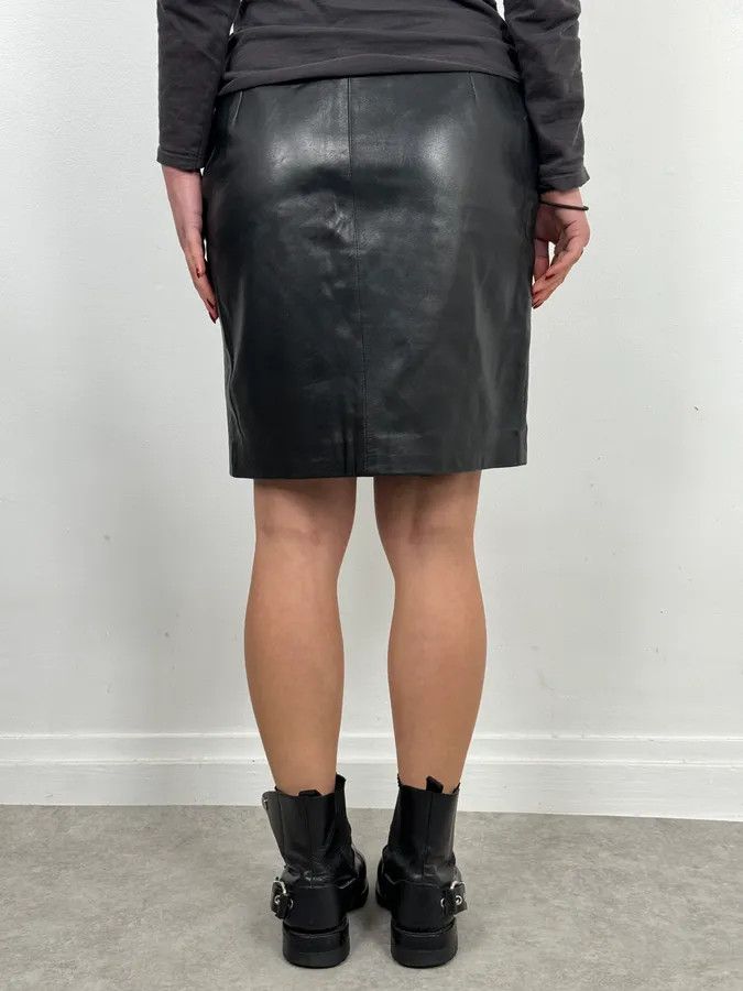 Saint Laurent Paris 1990s Saint Laurent Rive Gauche Black Leather Skirt Size 26" / US 2 / IT 38 - 4 Thumbnail