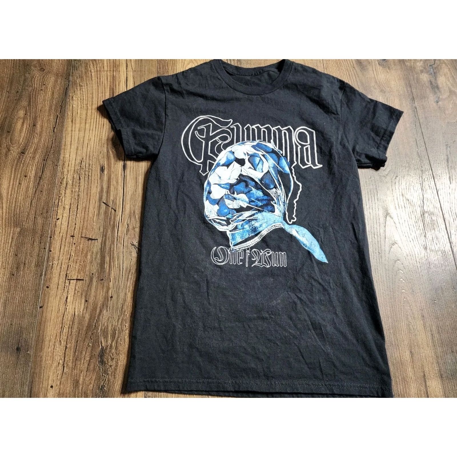Gildan Mens S GUNNA WUN World Tour 2024 T Shirt One of Wun Rap Tee Concert Double Sided Black 100% Cotton Gildan Short Sleeve Tee Mens Size US S / EU 44-46 / 1 - 5 Thumbnail