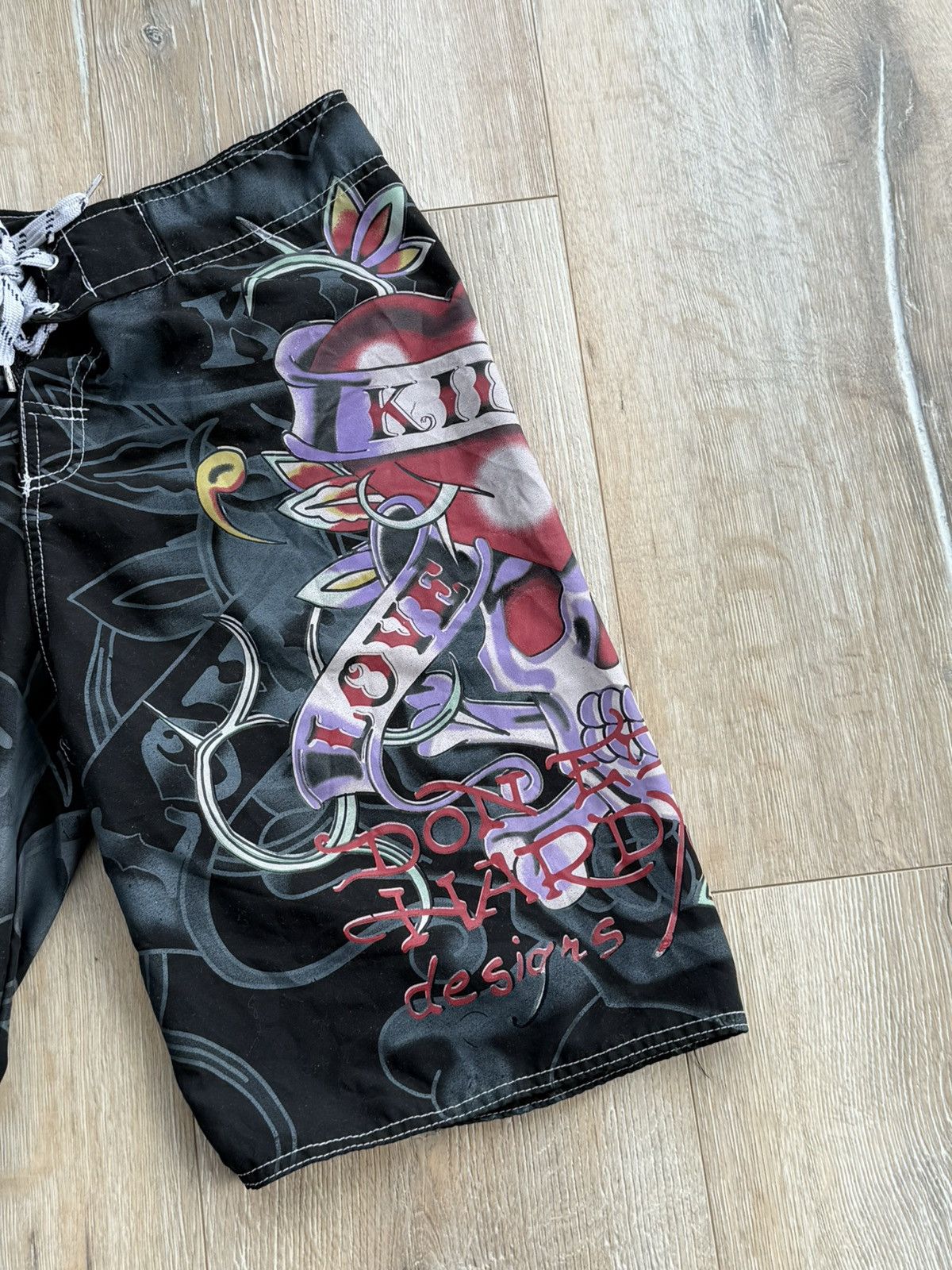 Christian Audigier Rare ED HARDY Swimming Shorts Fullprint Skulls Love Kills Size US 30 / EU 46 - 5 Thumbnail