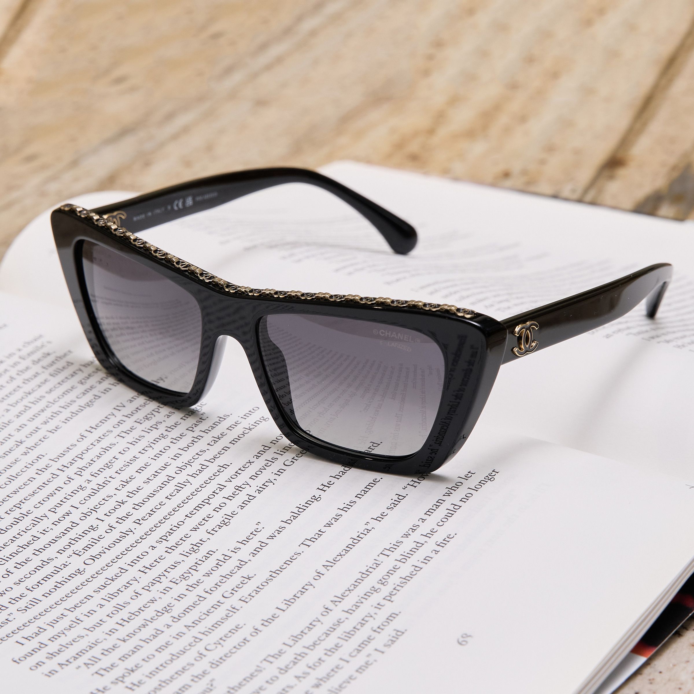 CHANEL 0CH5540 C622S8 Sunglasses