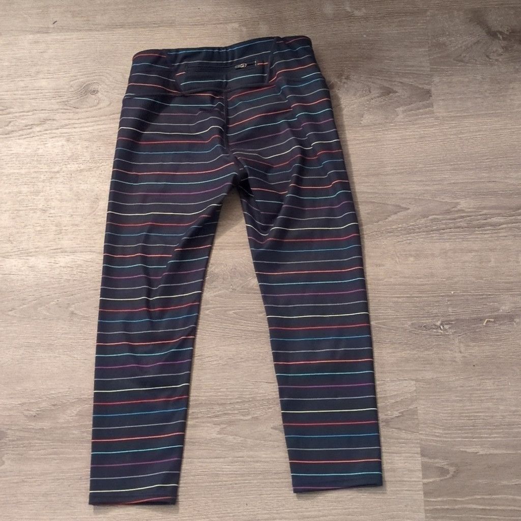 Athleta Athleta Multi Strip Sonar Capri Leggings Size Small Size 26" / US 2 / IT 38 - 7 Thumbnail