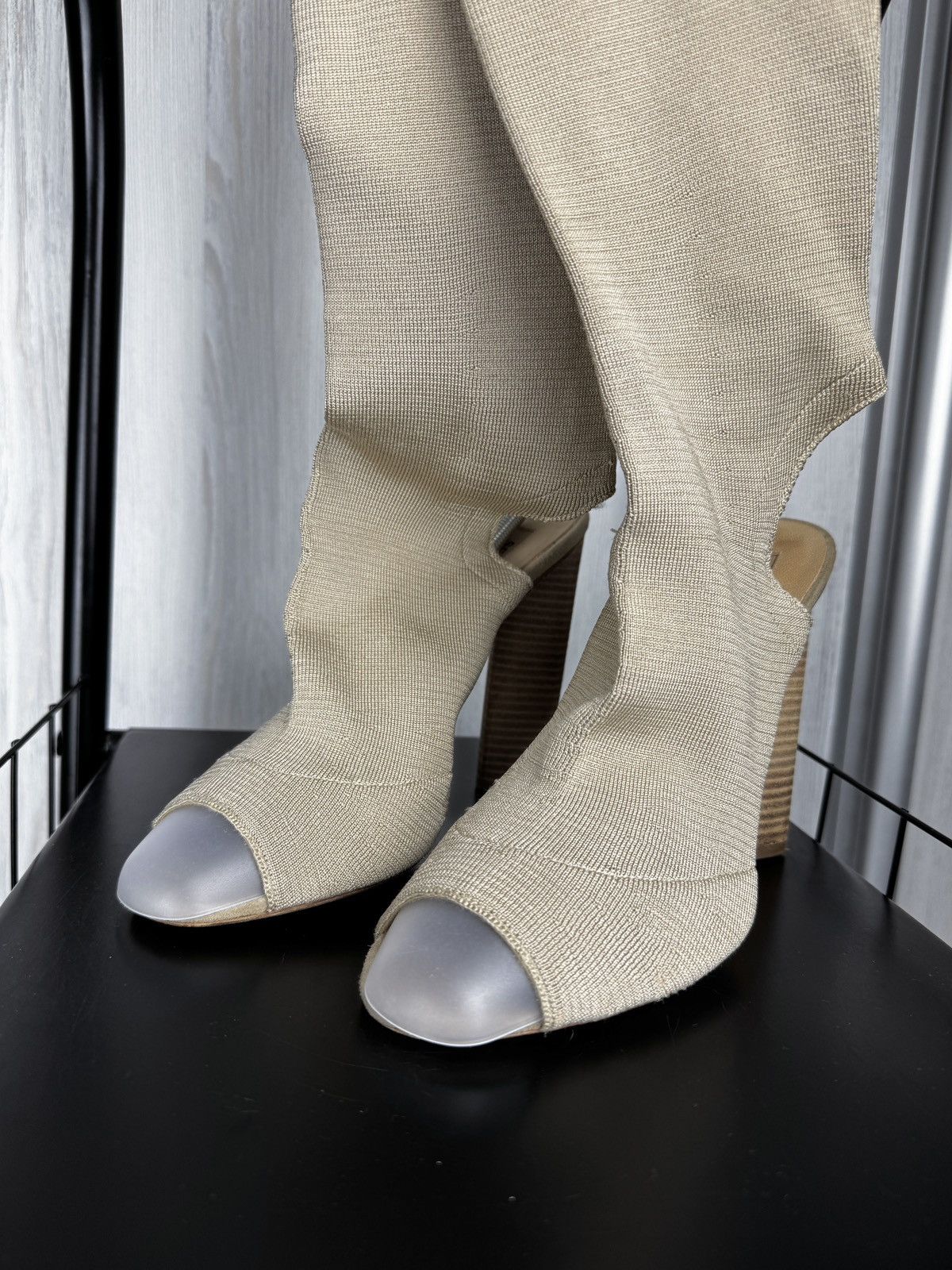 Yeezy YEEZY Season 2 Beige-Gold High Knit Boots Kanye West EUR 40 Size US 10 / IT 40 - 13 Thumbnail