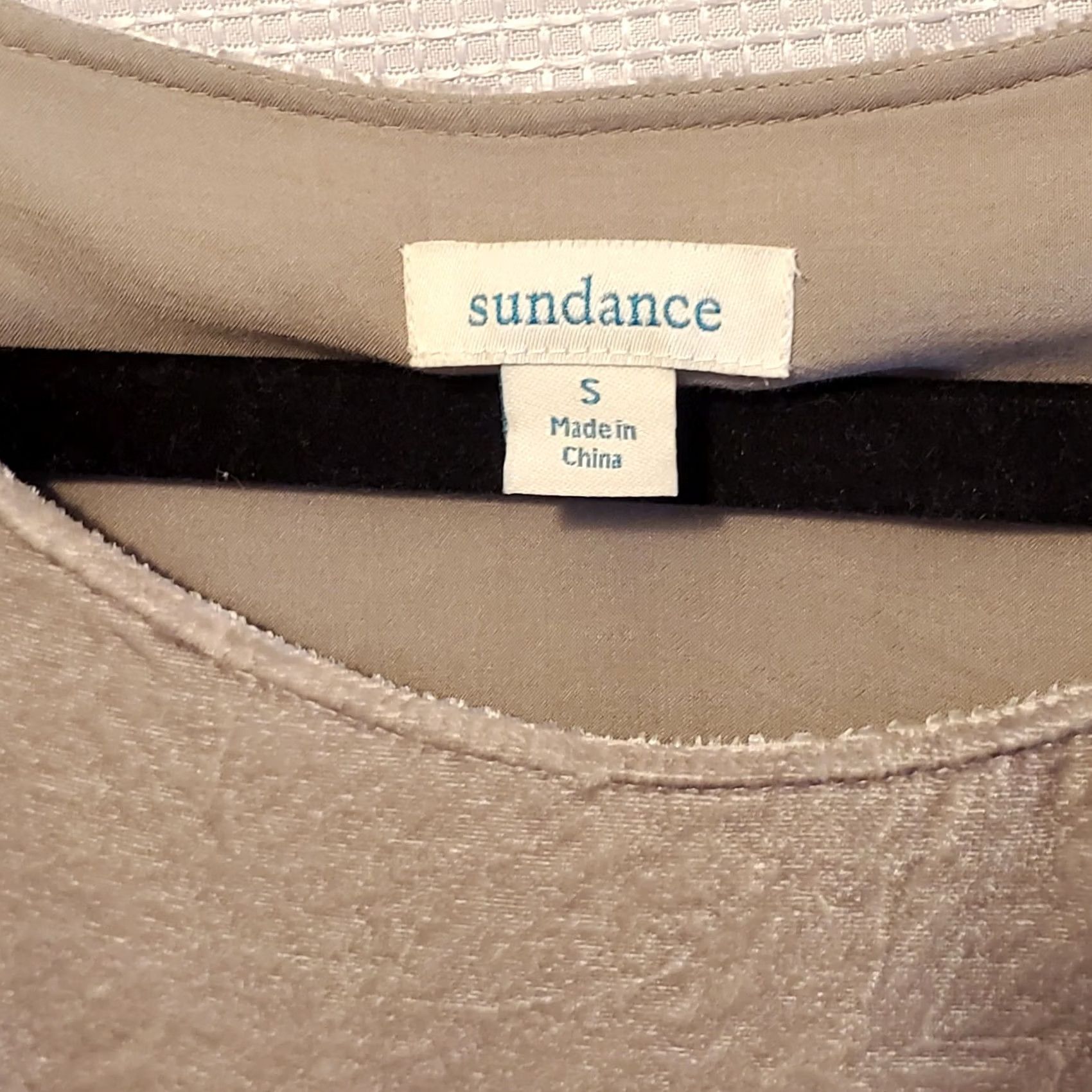 Vintage Sundance Blouse Shirt Women S Gray Crushed Velvet Lace Bell Sleeve Lined Floral Round Neck Pullover Bohemian Holiday Evening Party Wedding" Size S / US 4 / IT 40 - 4 Thumbnail