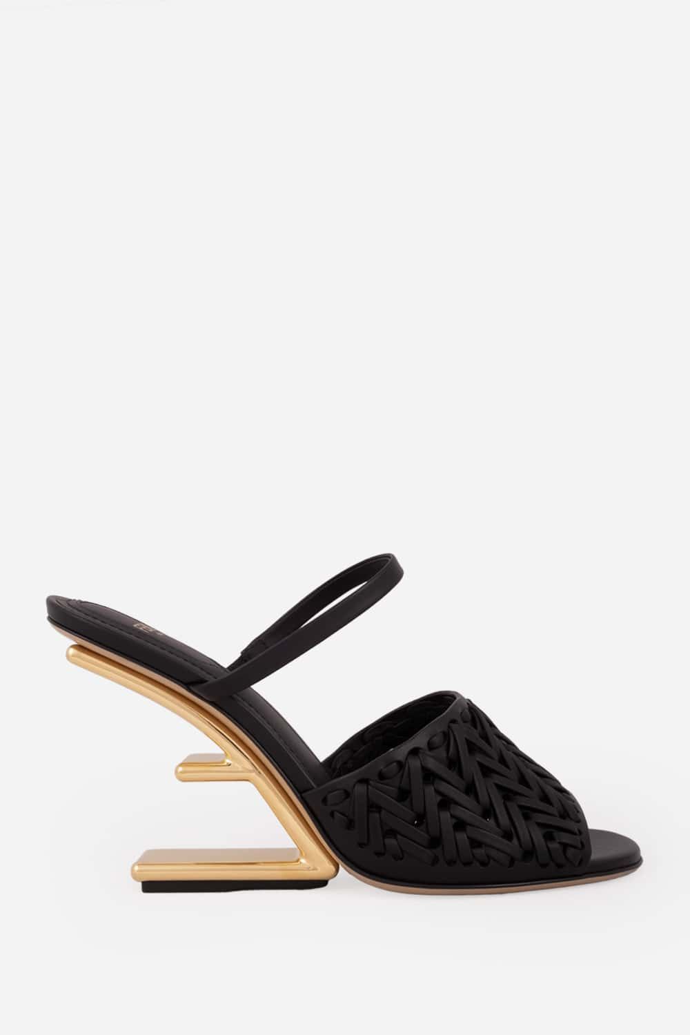 o1s1wg110825 First in Black