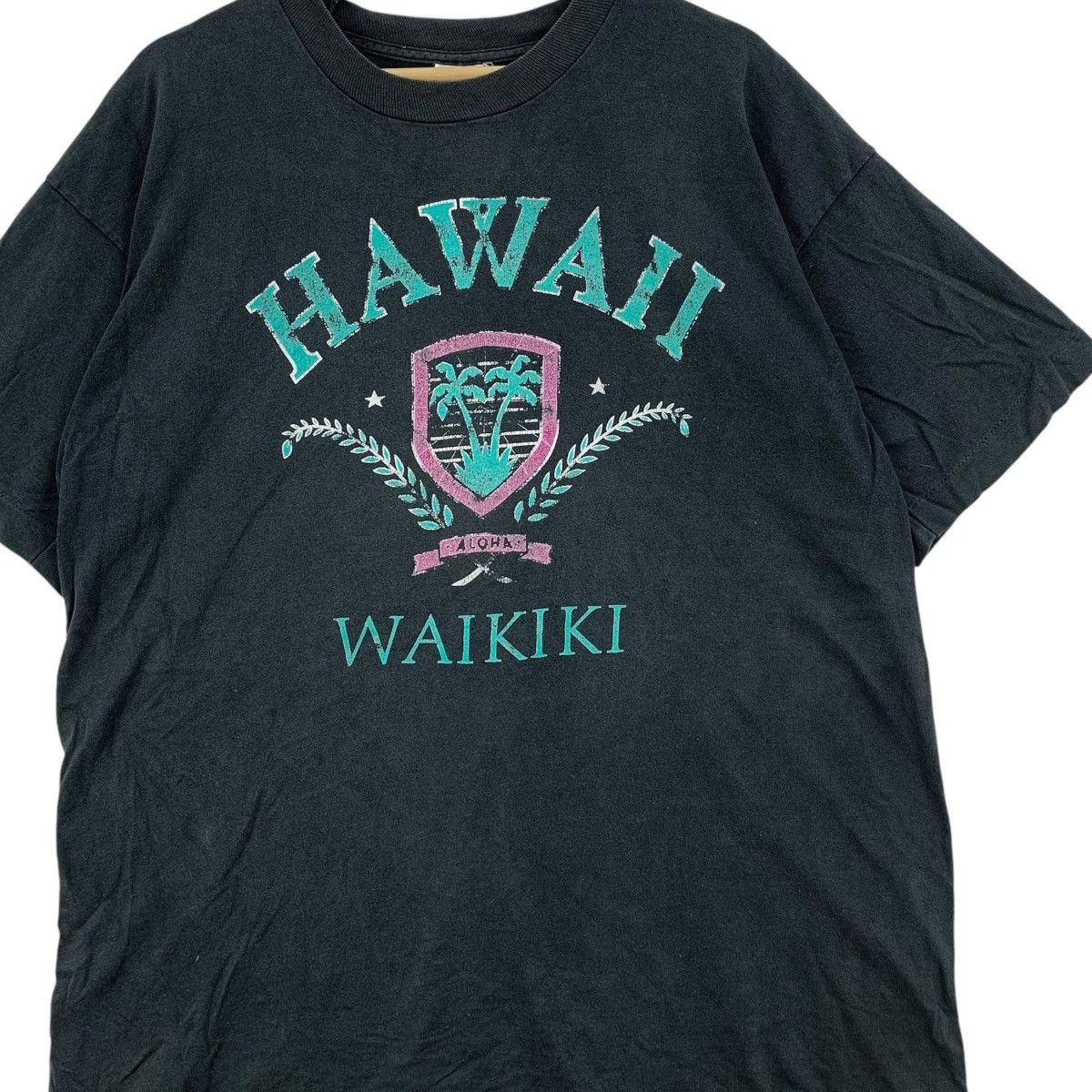 Vintage Vintage 90’ HAWAII ALOHA WAIKIKI Crest Logo Tee Shirt Top Size US XL / EU 56 / 4 - 3 Thumbnail