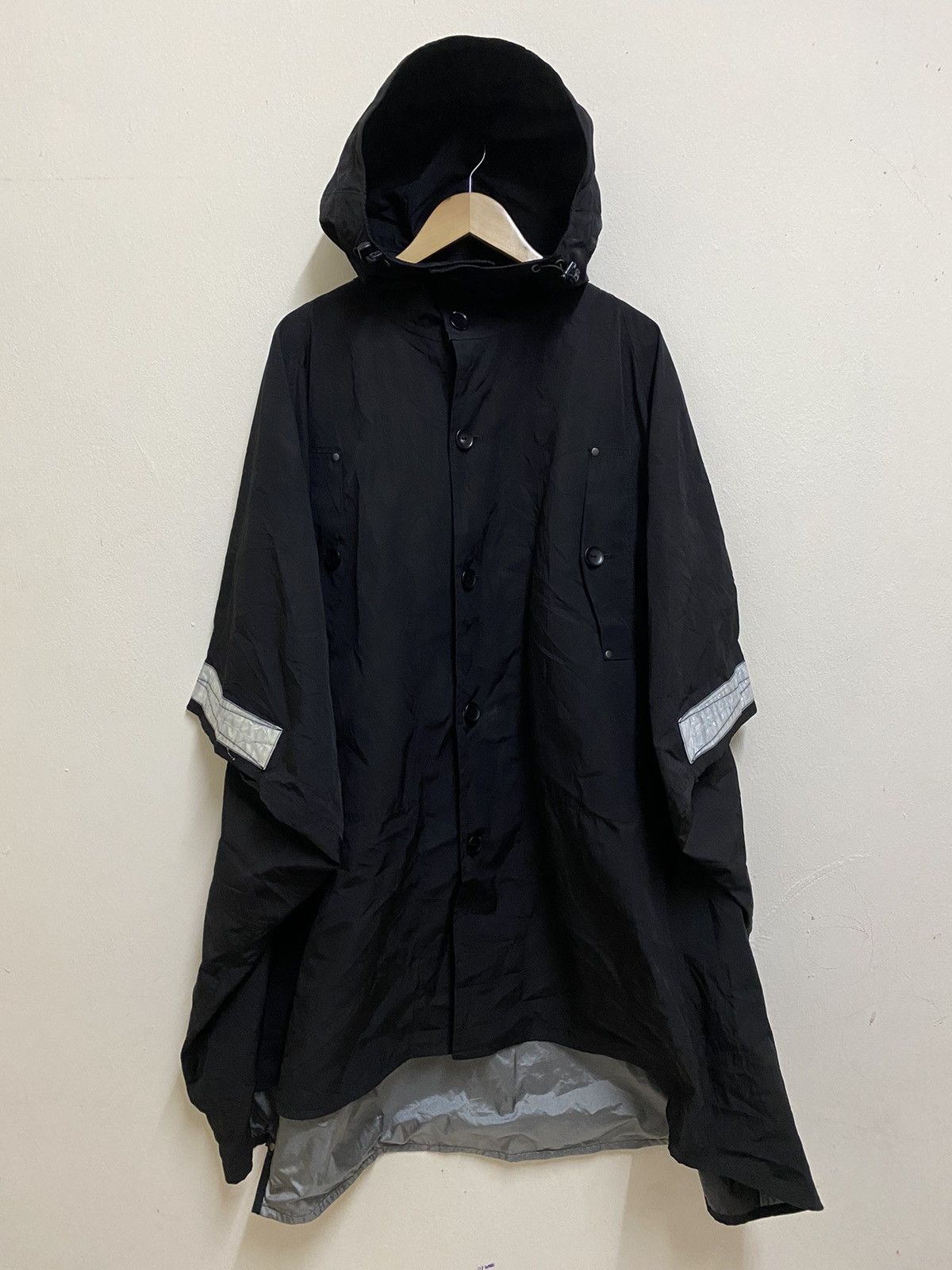 Comme des Garcons rare comme des garcons junya watanabe fw18 reflector poncho Size US L / EU 52-54 / 3 - 2 Thumbnail