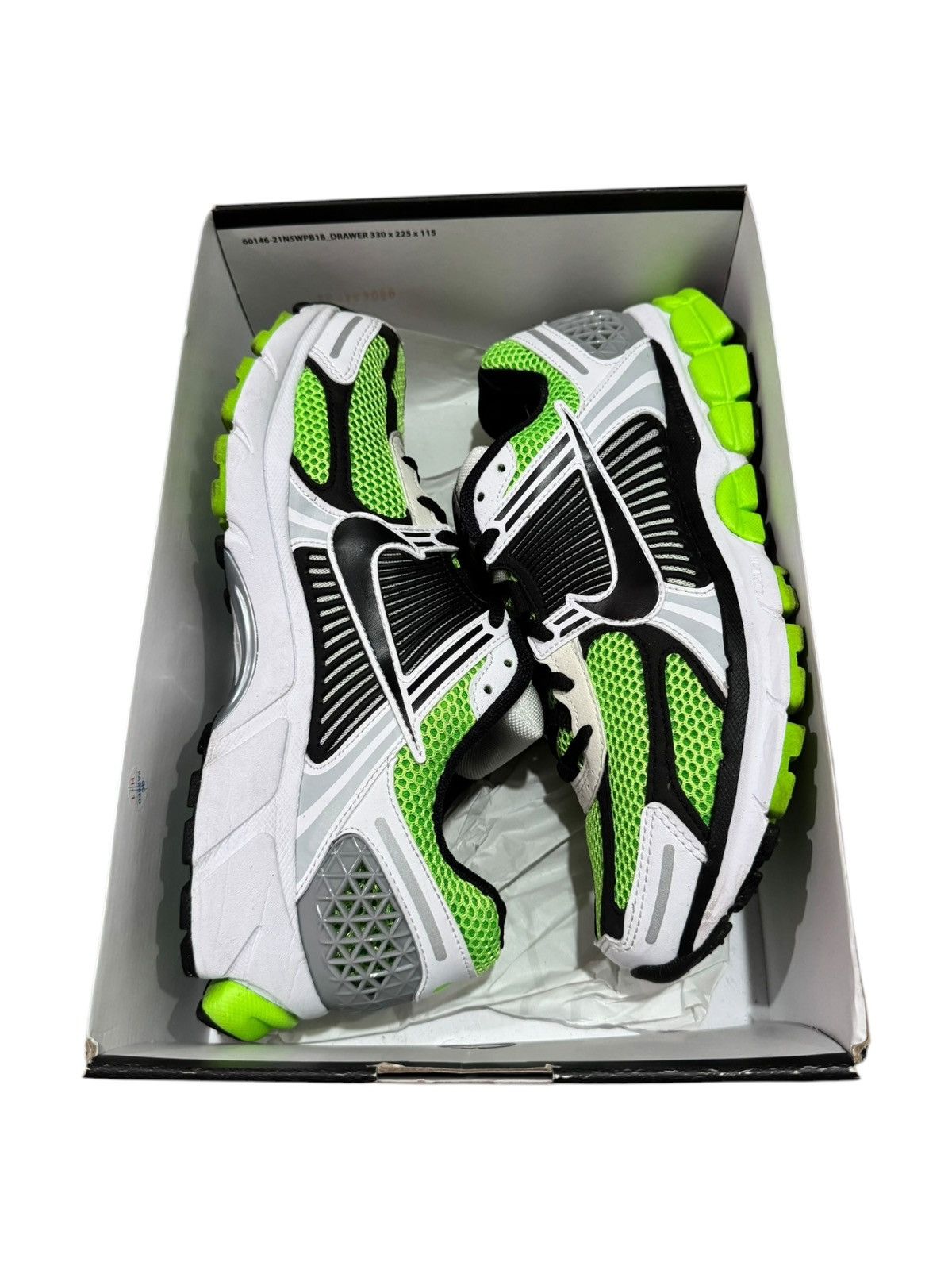 Nike Nike Zoom Vomero 5 Electric Green Black Size US 9.5 / EU 42-43 - 1 Thumbnail