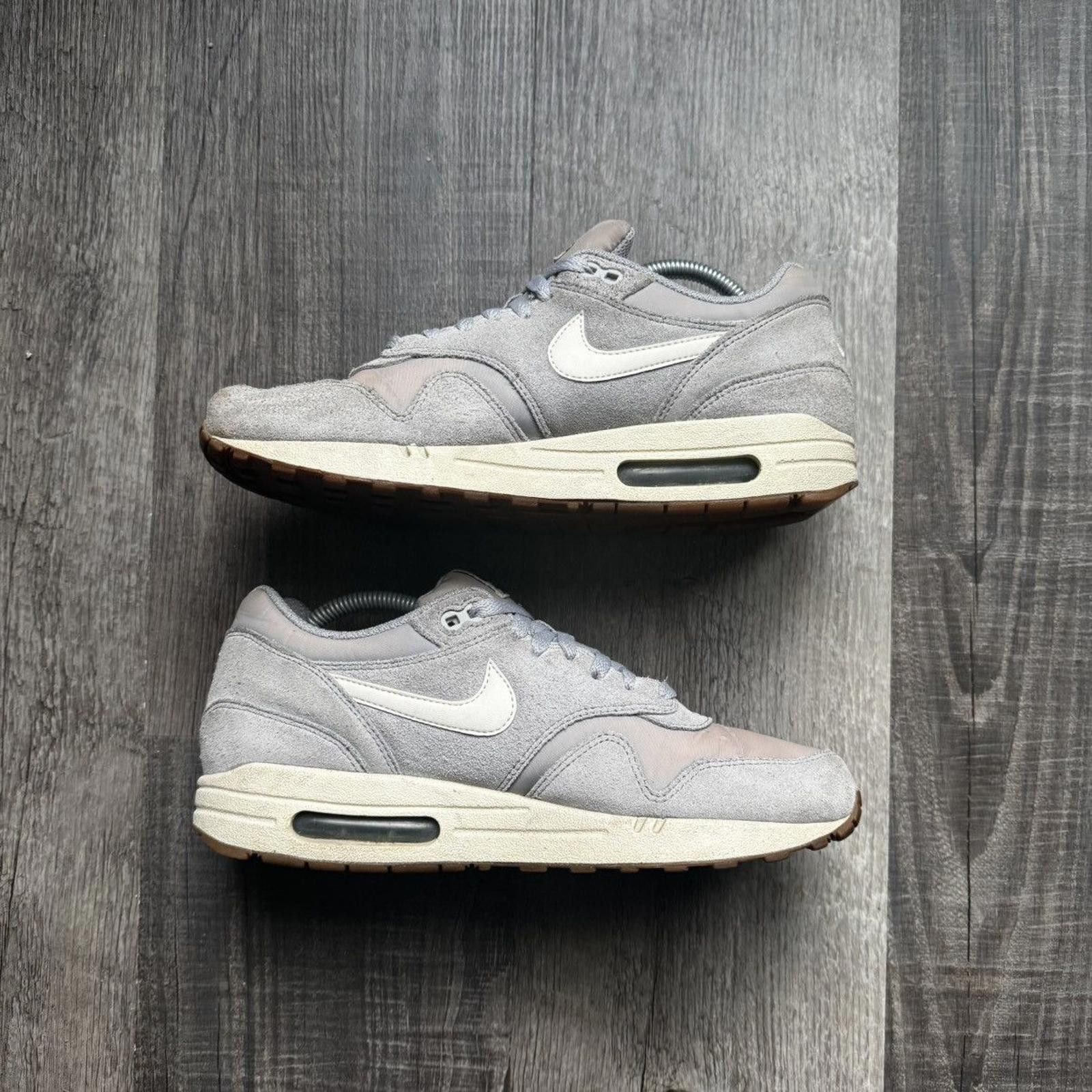 Nike NIKE • Air Max 1 "2014 Matte Silver" (9M) Size US 9 / EU 42 - 3 Thumbnail