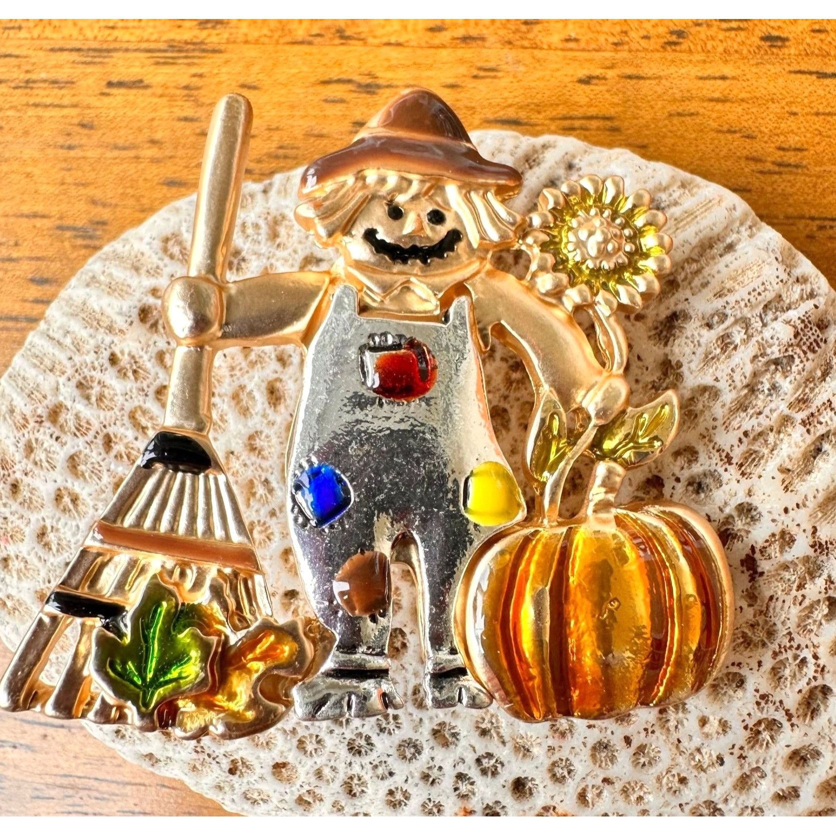 Handmade Scarecrow Brooch Pin New Fall Pumpkin Autumn Leaves Rake Sun Size ONE SIZE - 4 Thumbnail