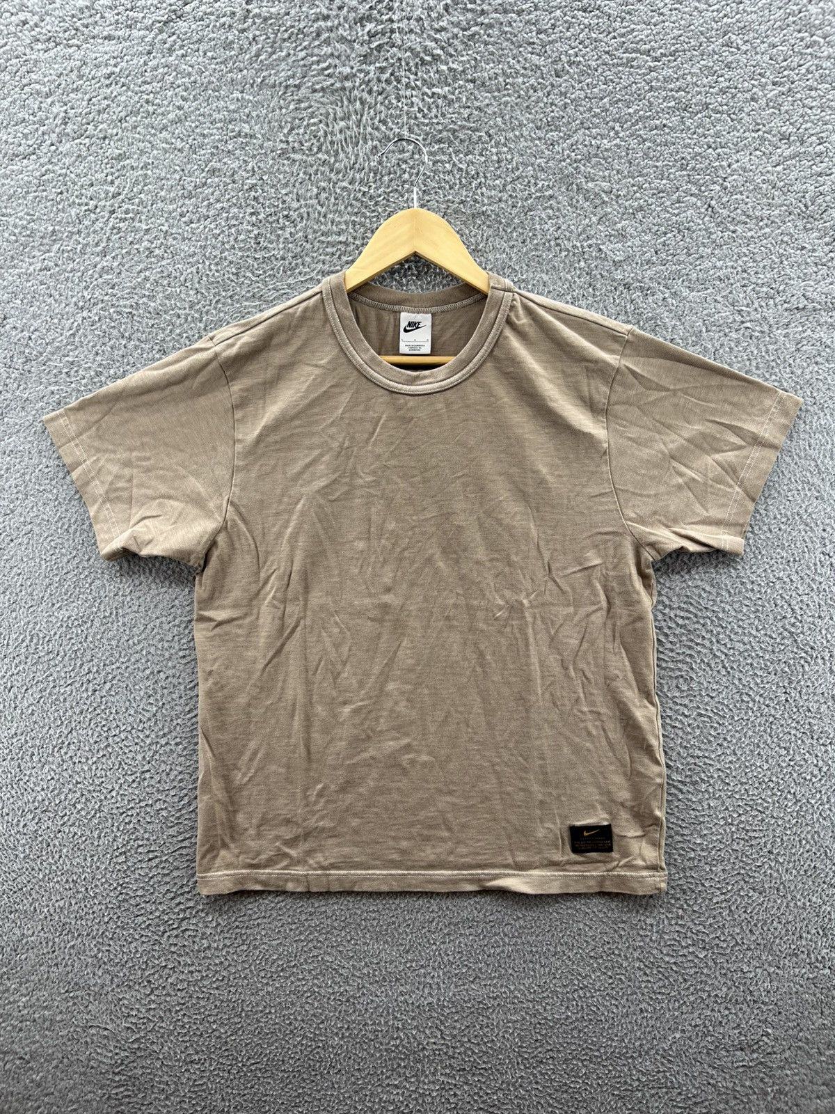 Nike Nike Life Men’s Short Sleeve Biege Knit Top Large FB2654-247 Size US L / EU 52-54 / 3 - 1 Thumbnail