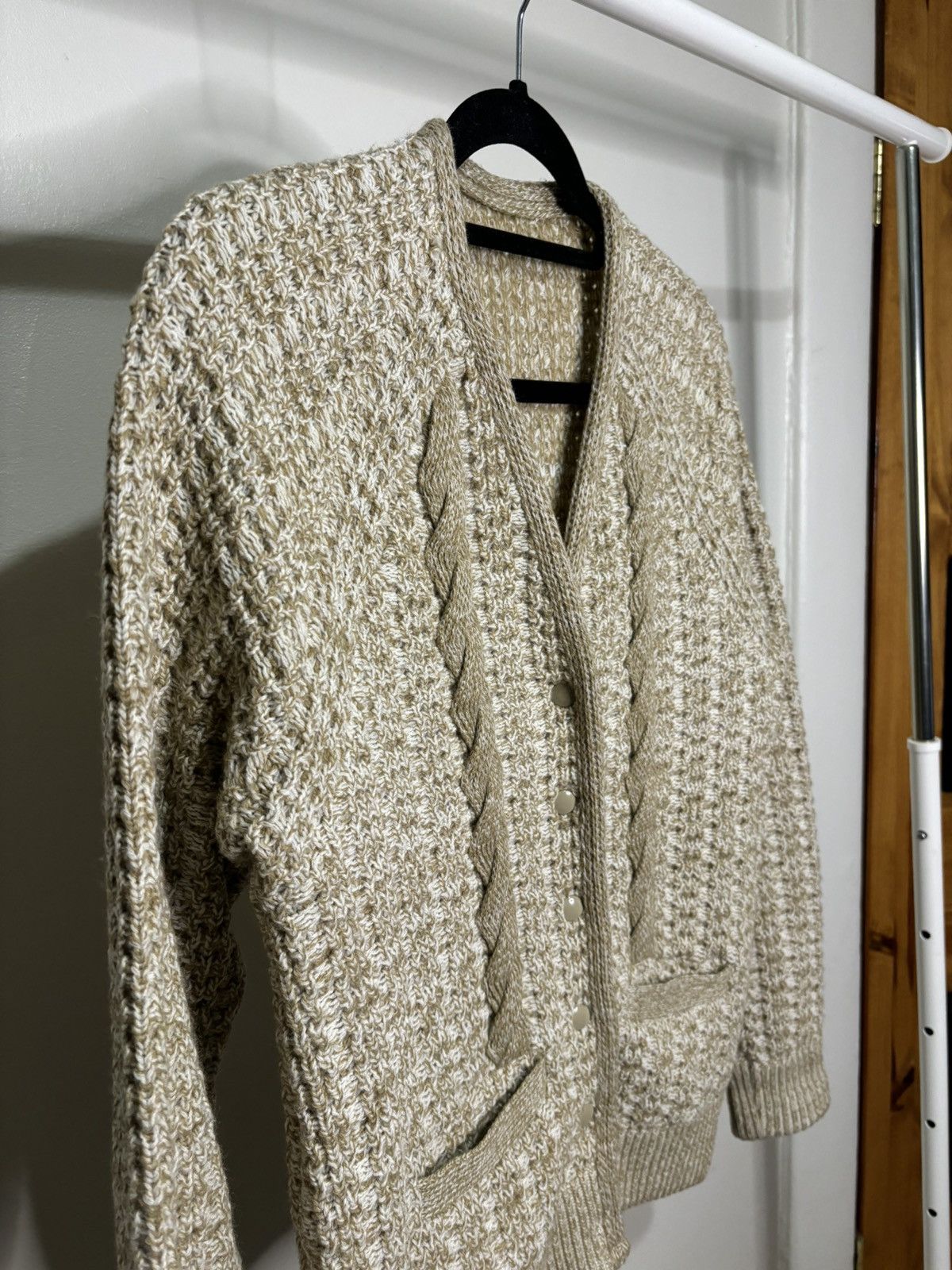 Vintage Vintage 1970s Beige Cable Knit Cardigan Sweater Size US S / EU 44-46 / 1 - 2 Thumbnail