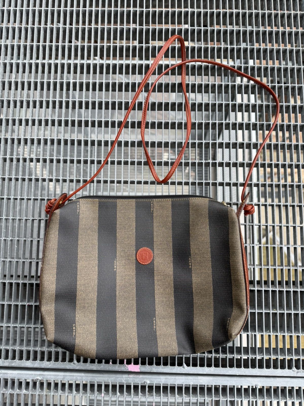 Fendi Vintage Fendi Leather Crossbody Bag Size ONE SIZE - 2 Thumbnail