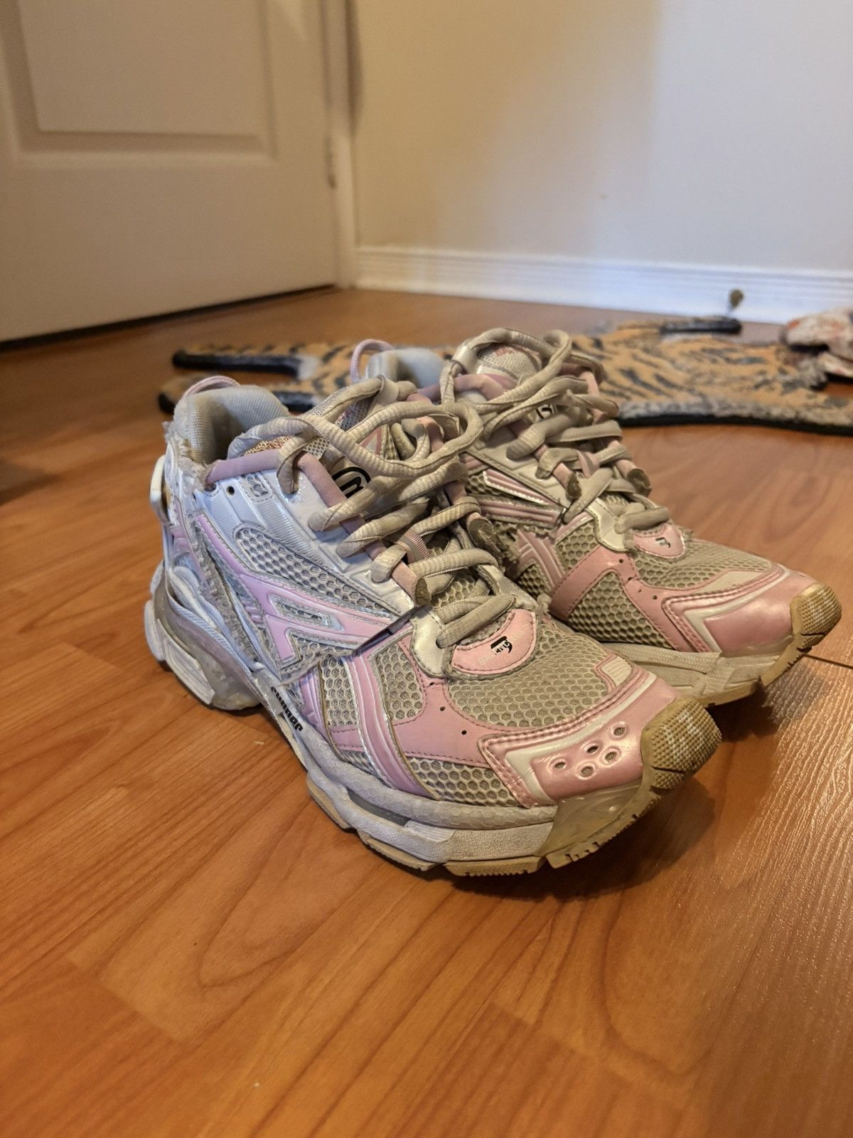 Balenciaga Balenciaga Runner Sneakers Pink & White Size US 10 / EU 43 - 1 Thumbnail