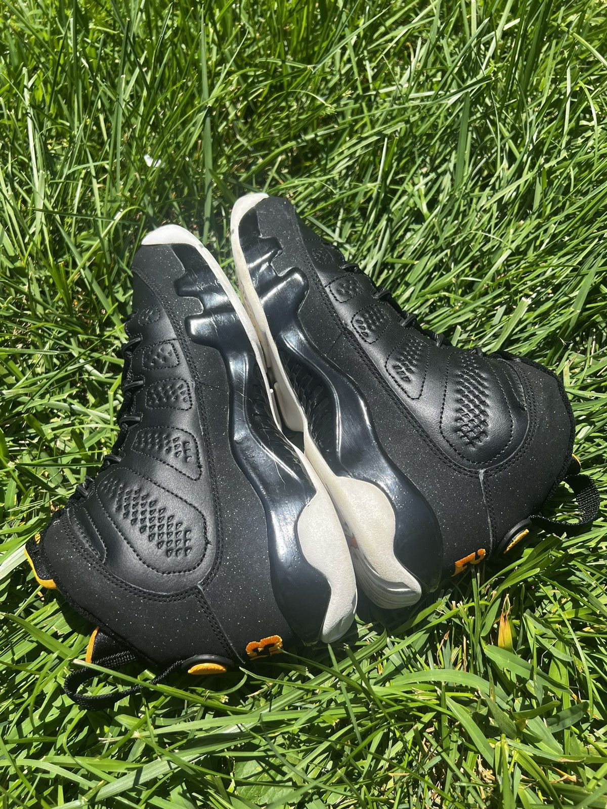 Jordan Brand CLEAN Air Jordan 9 size 7 Mens Citrus 2010 Retro shoes Size US 7 / EU 40 - 8 Thumbnail
