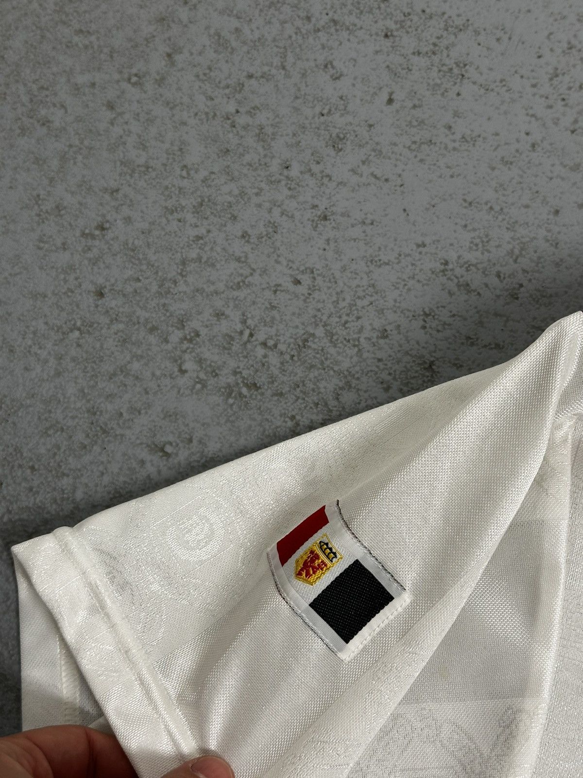 Umbro Vintage 1997/99 Umbro Manchester United Away Soccer Jersey Size US L / EU 52-54 / 3 - 8 Thumbnail
