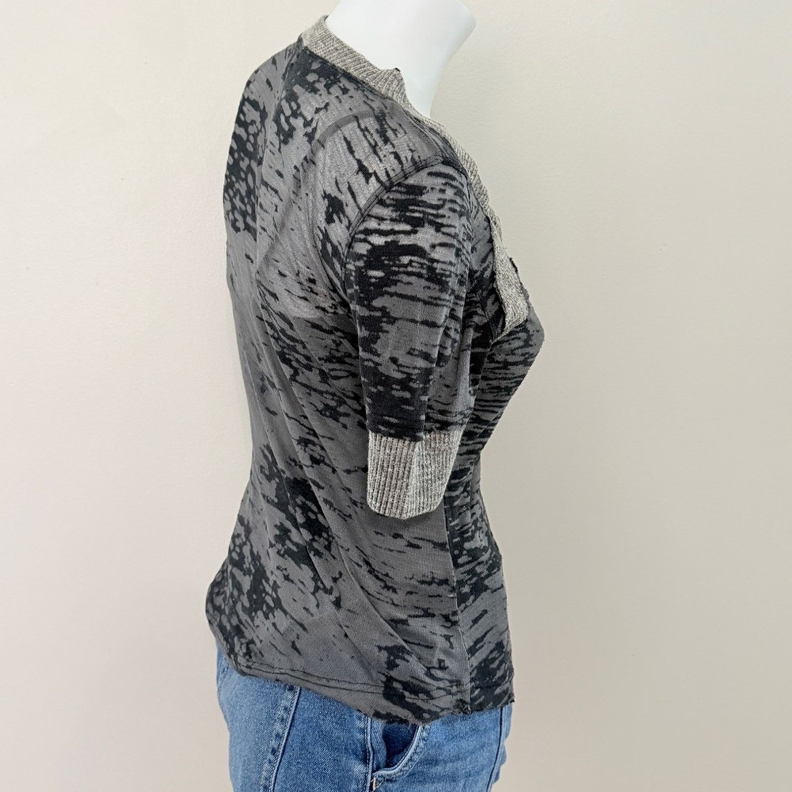 Almost Famous Almost Famous Y2K Gray burnout Henley sheer v-neck top Size M / US 6-8 / IT 42-44 - 4 Thumbnail