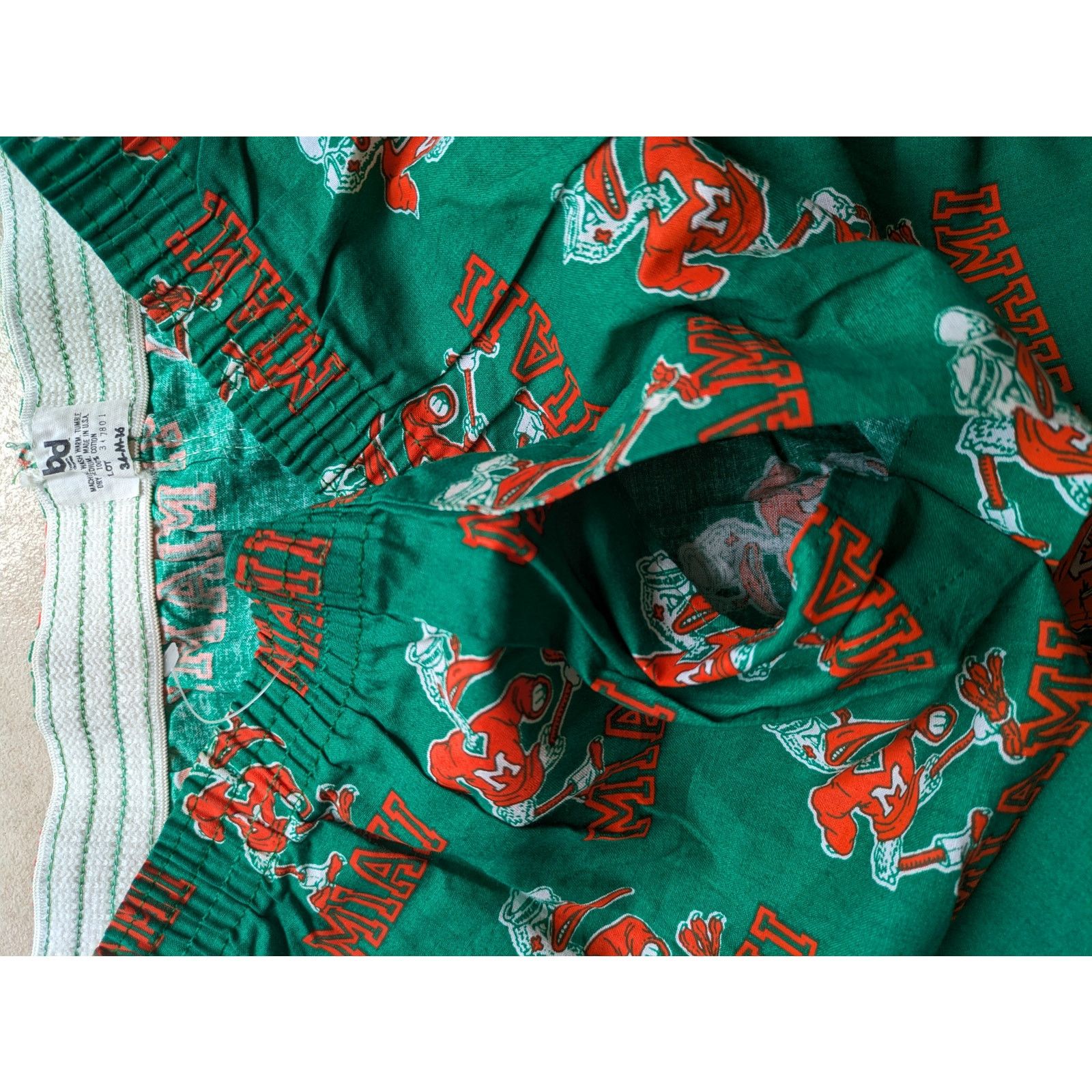 NCAA × Starter Miami Hurricanes 90s SHORTS & Boxer SET football vintage Size US 30 / EU 46 - 10 Thumbnail