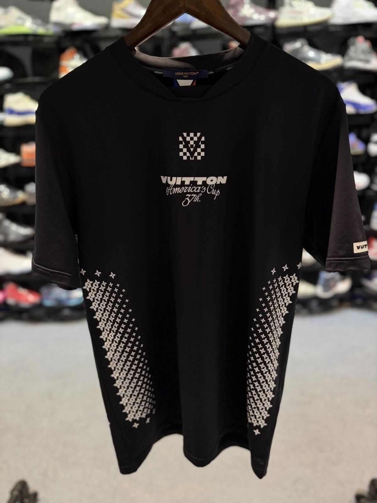 Louis Vuitton Louis Vuitton Men's Black T-Shirt Size L | Grailed