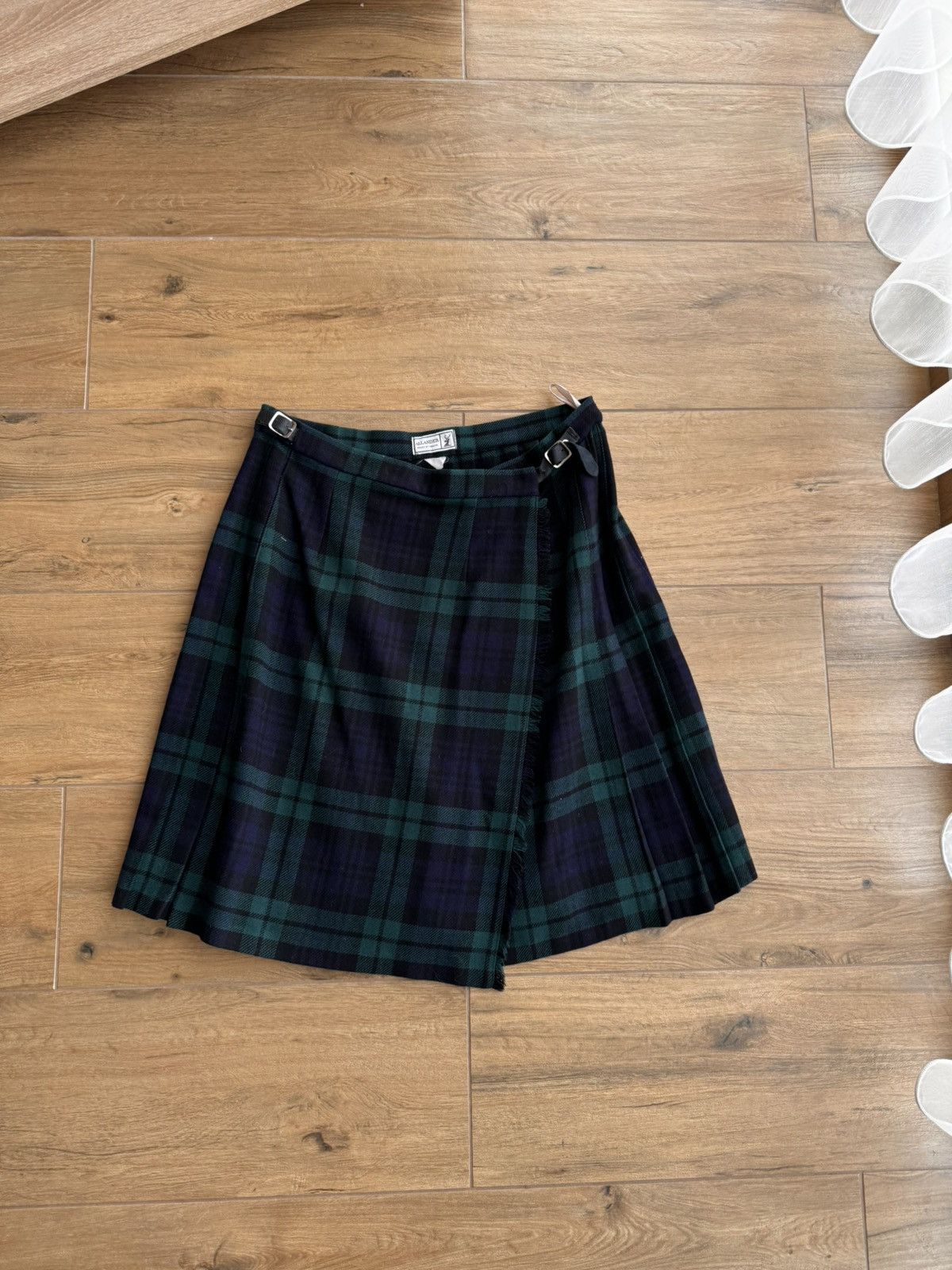 New England Shirt Company × Vintage Vintage Allander House of Fraser 90’s Tartan Wool Skirt&Vest Size 28" / US 6 / IT 42 - 9 Thumbnail