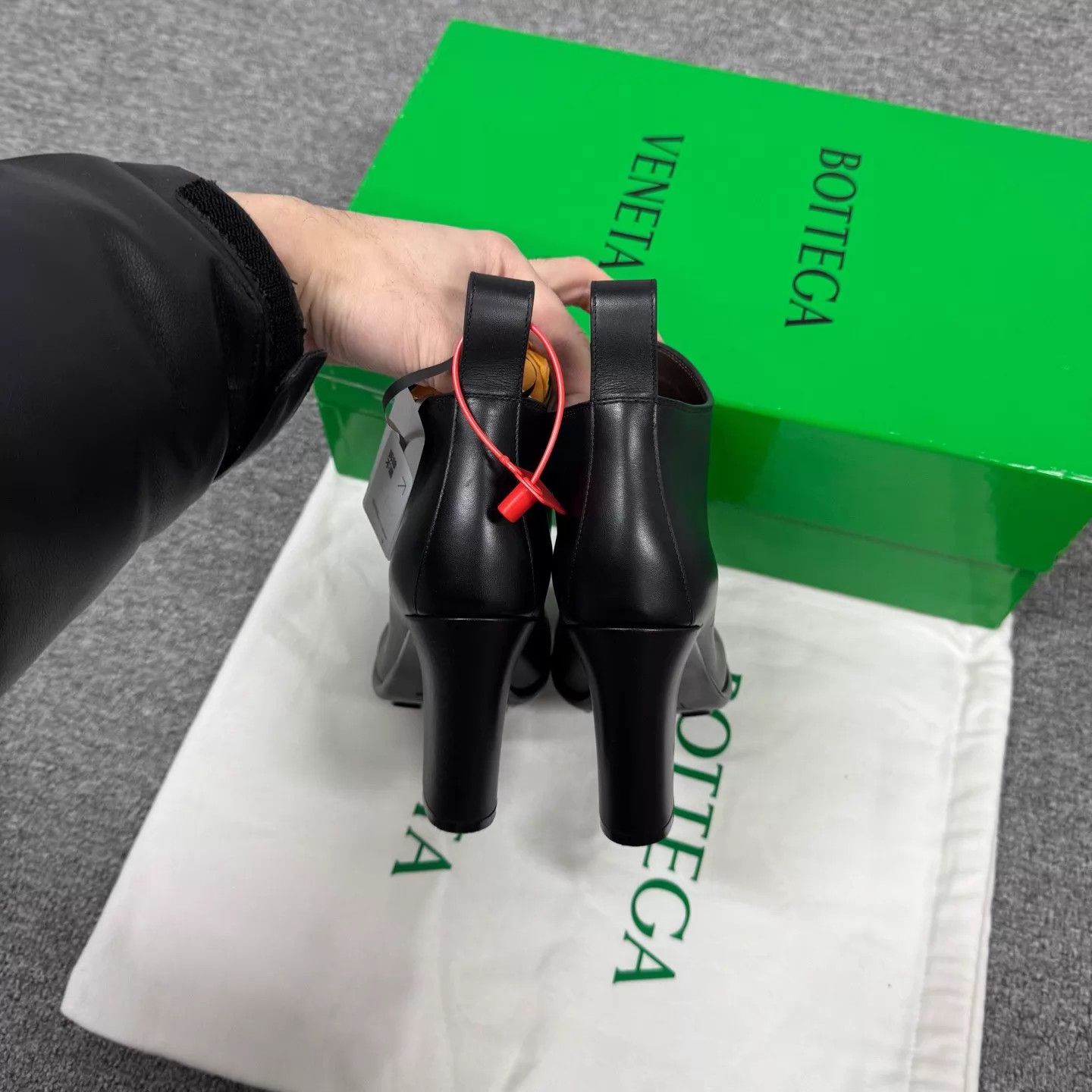 Bottega Veneta BV Black Square Toe Block Heel Ankle Boots EU35.5 Size US 5 / IT 35 - 4 Thumbnail