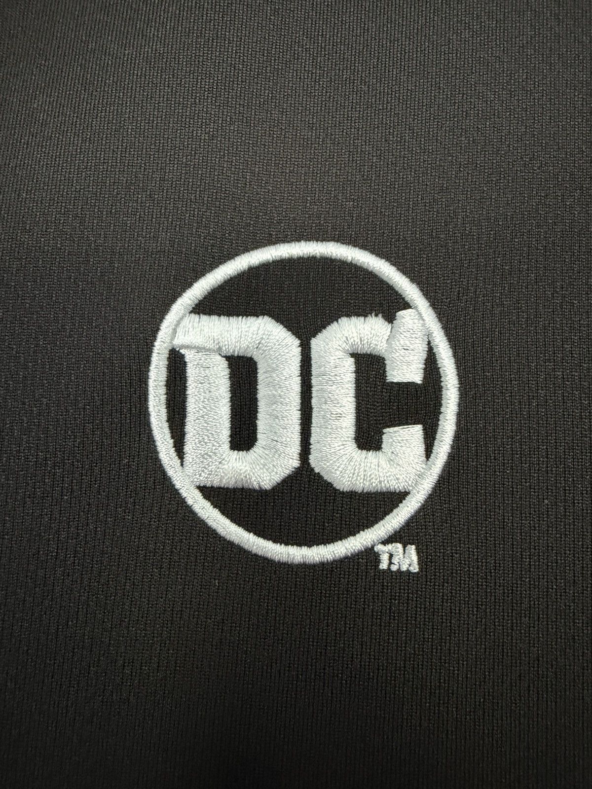 DC Comics BOX LUNCH BATMAN WAYNE INDUSTRIES SOCCER JERSEY DC COMICS L Size US L / EU 52-54 / 3 - 7 Thumbnail