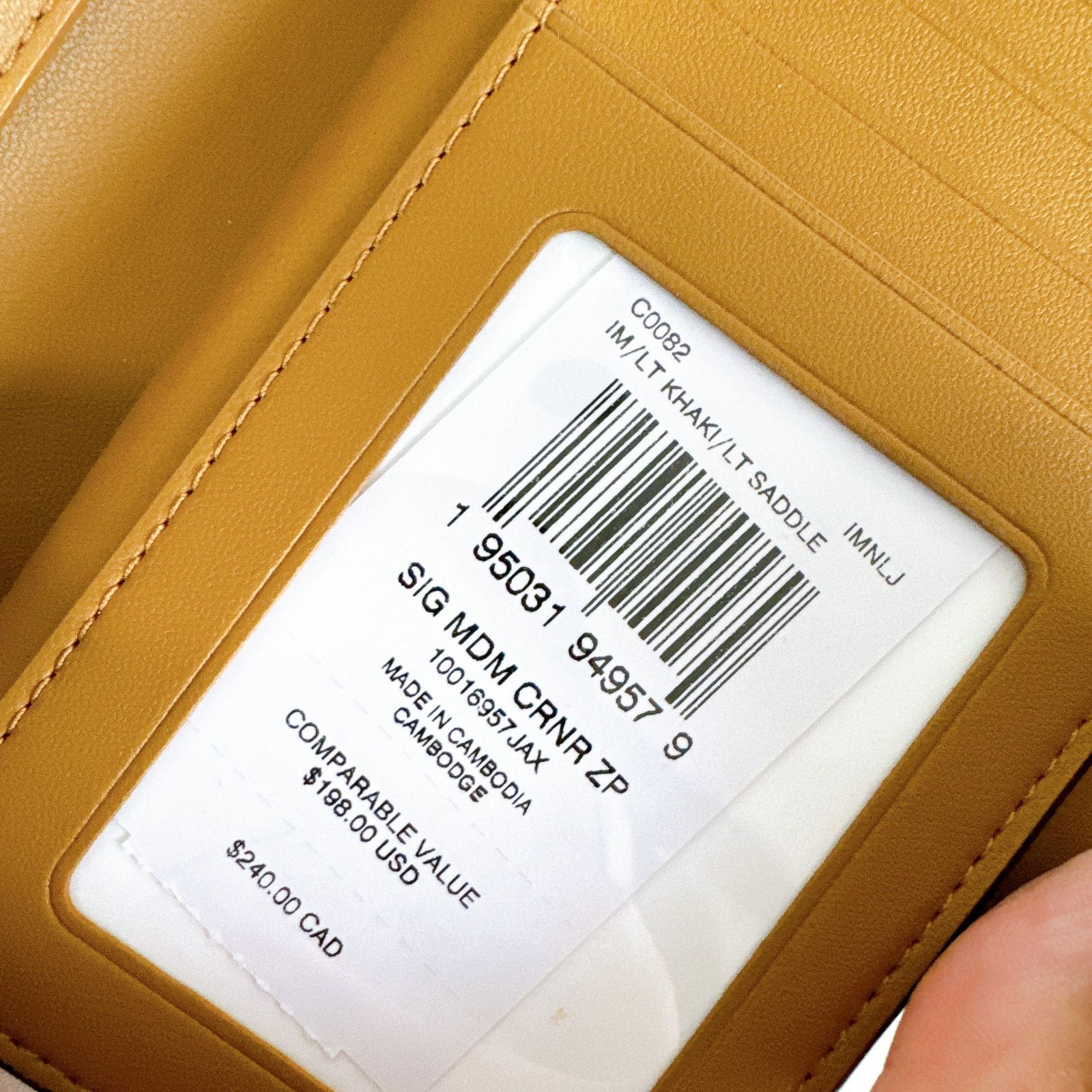 Coach Coach CO082 Corner Zip Signature Wallet IN LT KHAKI Size ONE SIZE - 7 Thumbnail