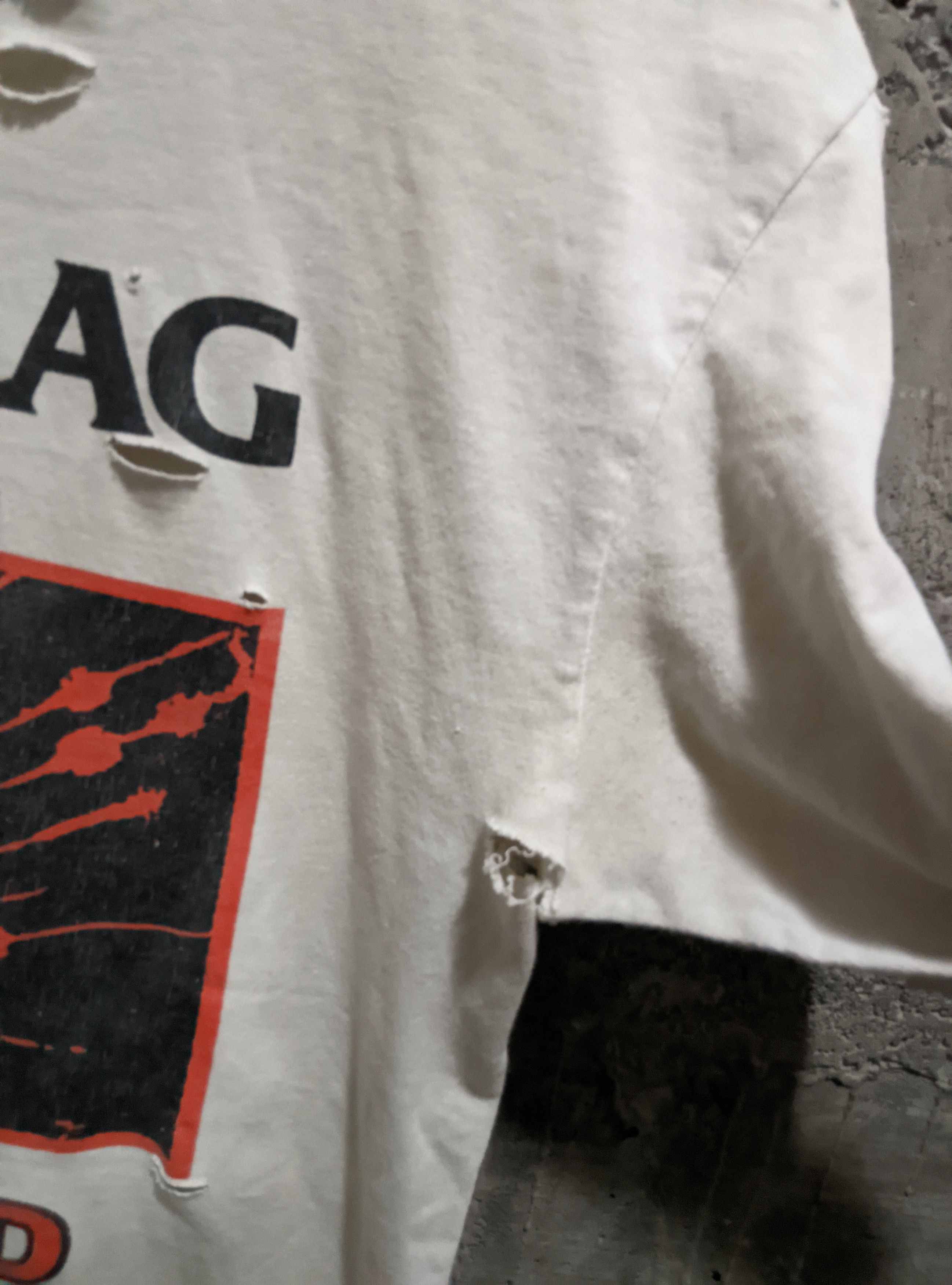 Band Tees Vintage 2000s very thrashed black flag damaged t shirt Size US S / EU 44-46 / 1 - 6 Thumbnail