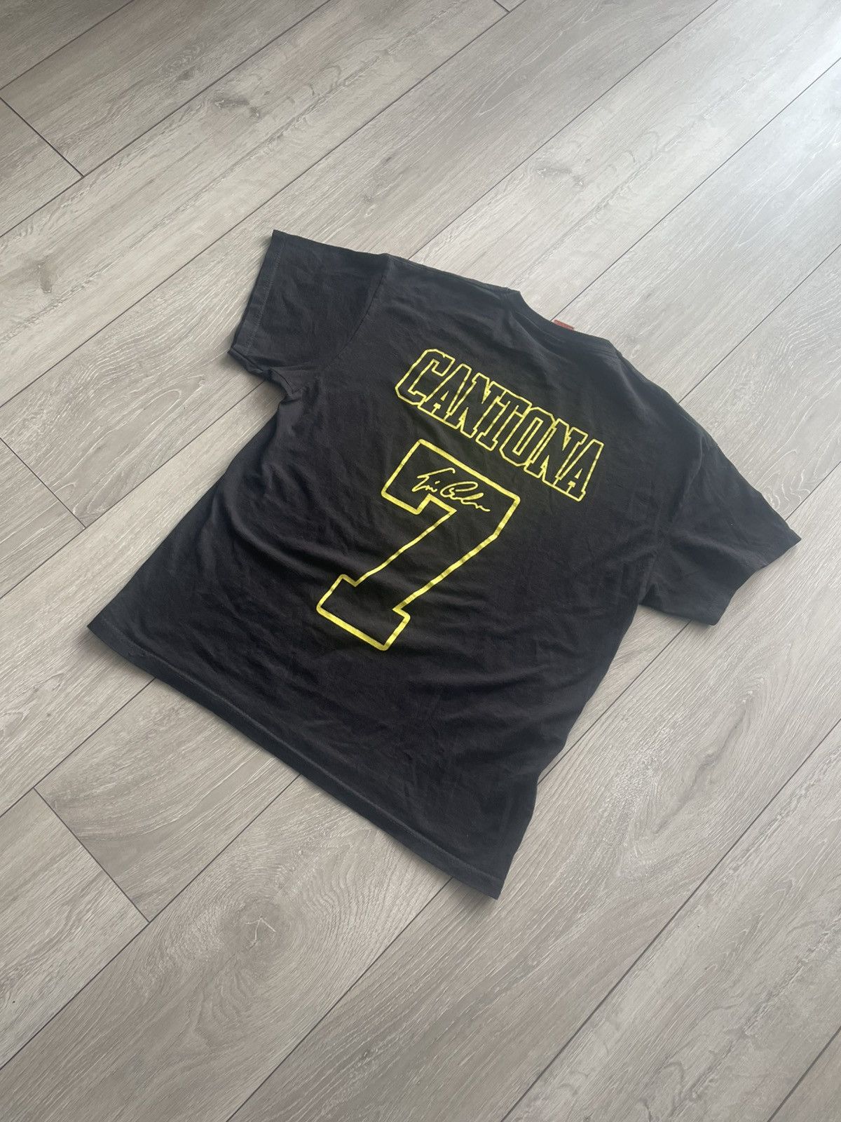 Other “Manchester United Retro Cantona T-Shirt – Classic Fan Tee” Size US L / EU 52-54 / 3 - 8 Thumbnail