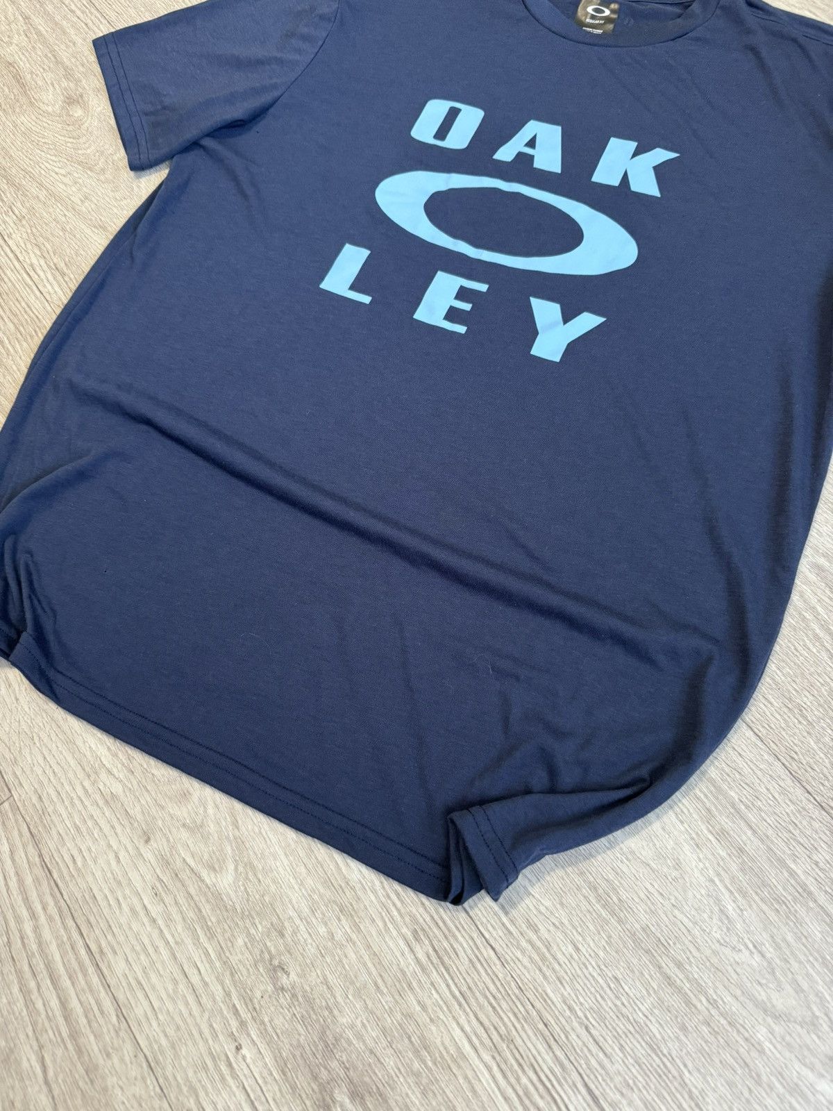 Oakley × Vintage 🔷Vintage Oakley Big logo T-shirt🔷 Size US XL / EU 56 / 4 - 2 Thumbnail