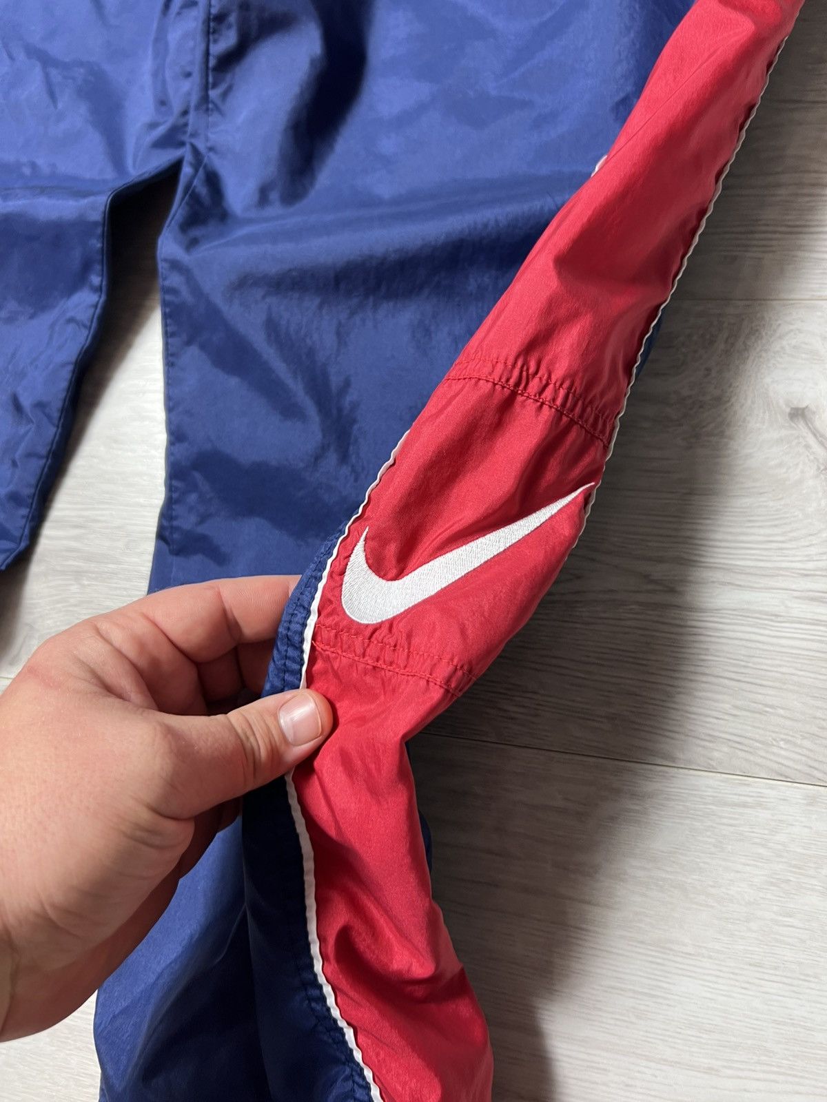Nike 90s Vintage Nike Drill Nylon Track Suit Embroidered Big Logo Size US L / EU 52-54 / 3 - 17 Thumbnail