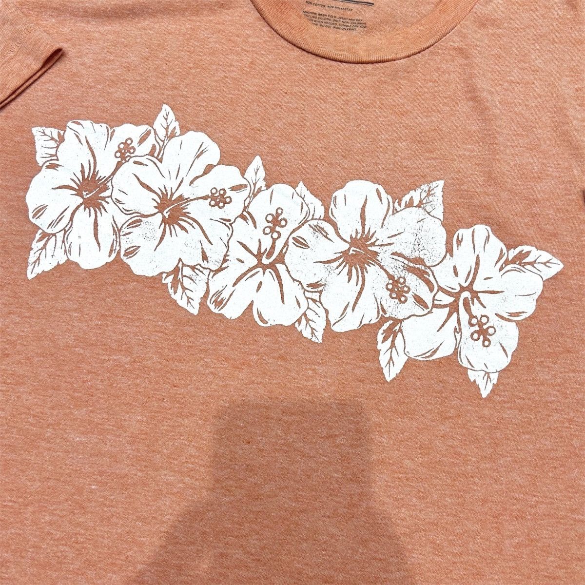 Old Navy Hibiscus Hawaii Old Navy Graphic Tshirt Size US L / EU 52-54 / 3 - 4 Thumbnail