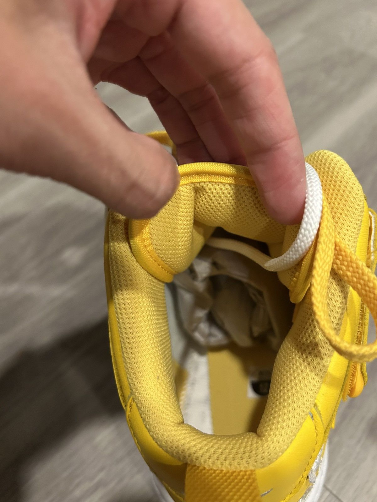 Off-White X Air Force 1 Mid SP Varsity Maize Size 12