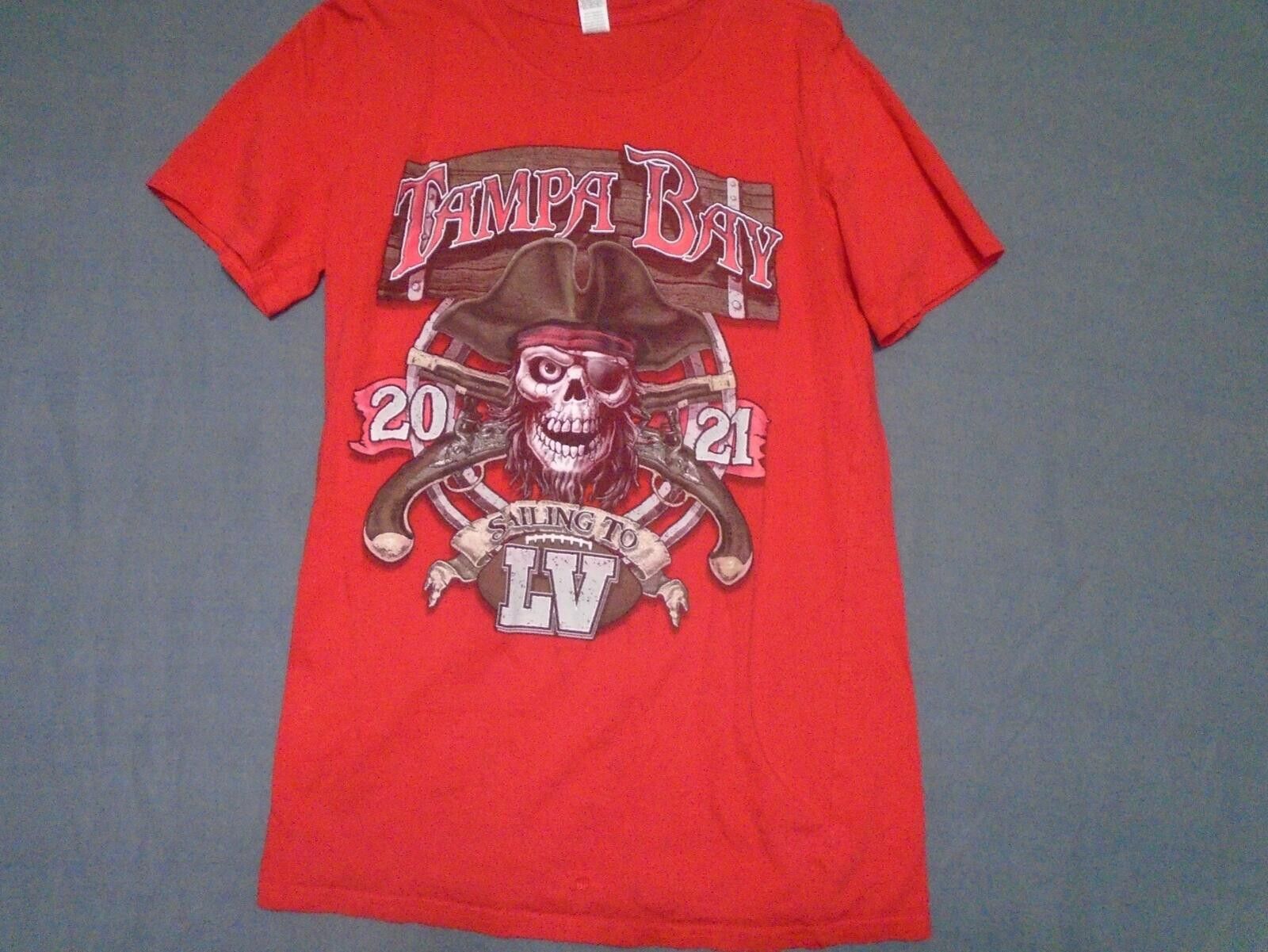 Other Small Tampa Bay Buccaneers Men's Red Cotton Sailing T-Shirt Size US S / EU 44-46 / 1 - 1 Thumbnail