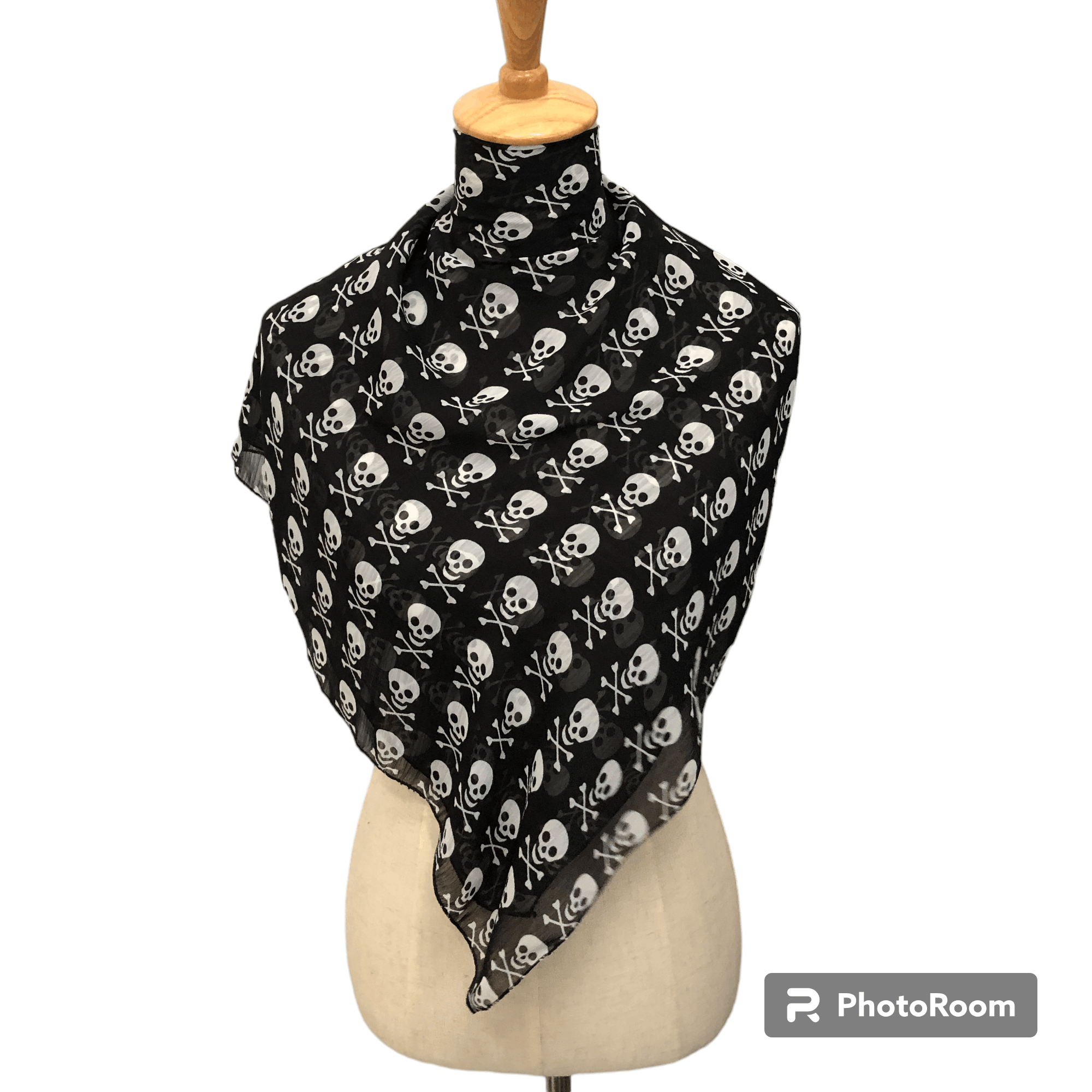 Seditionaries Full Print Skulls and Bones Pirates Scarf M249 Size ONE SIZE - 1 Thumbnail