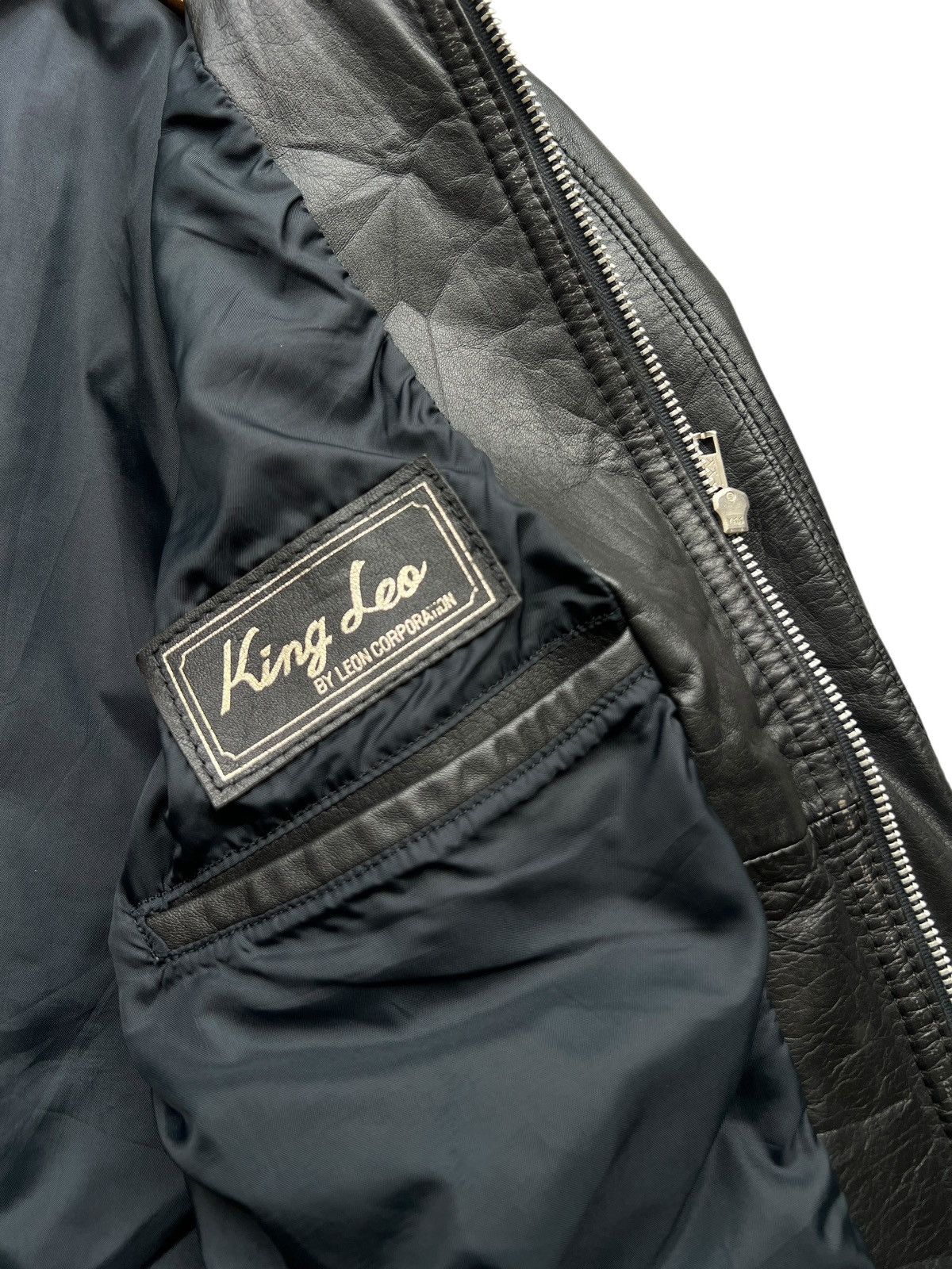 Vintage Vintage 80s King Leo Japanese Black Bomber Leather Jacket Size US S / EU 44-46 / 1 - 11 Thumbnail