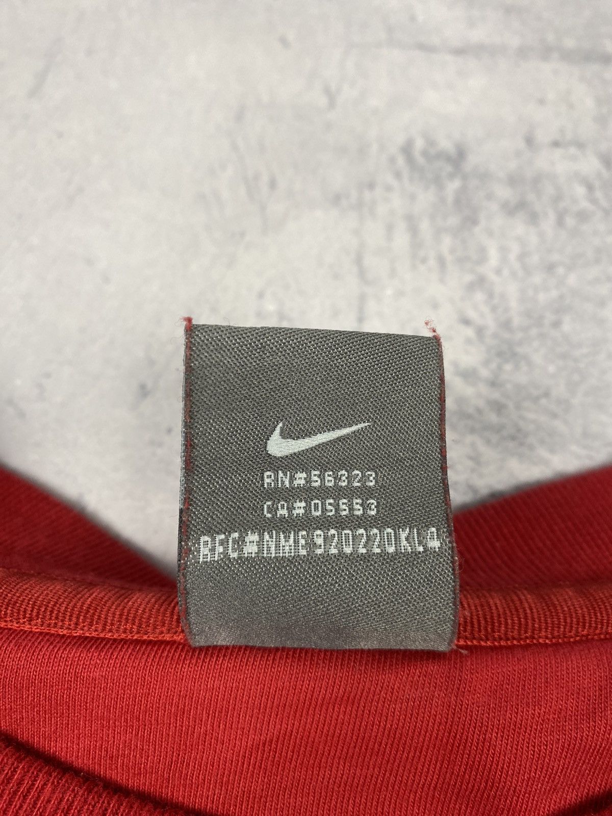 Nike × Vintage Vintage 00s Nike Big Logo Y2K Streetwear Sweatshirt Size US L / EU 52-54 / 3 - 9 Thumbnail