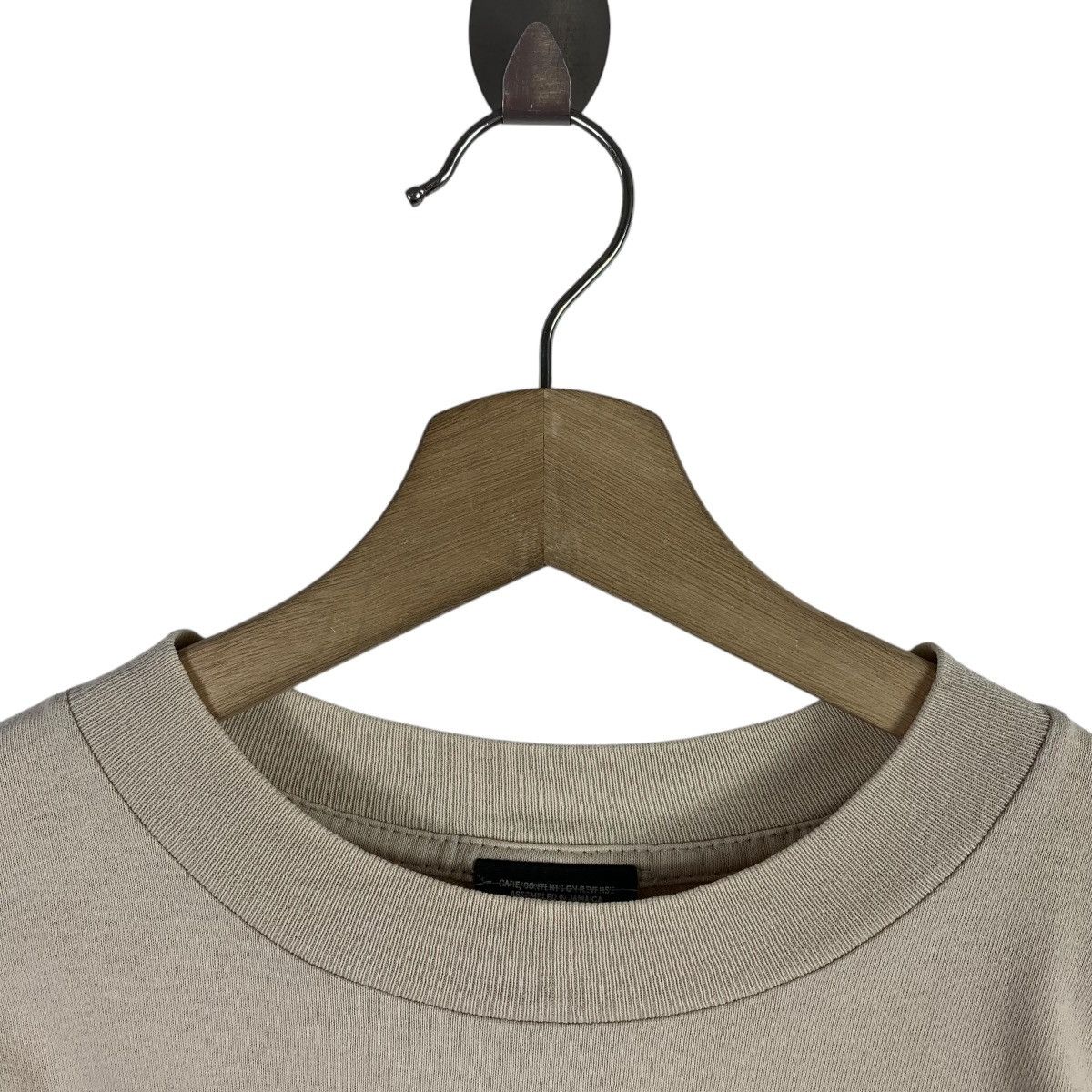 Vintage Vintage 90s LOCAL MOTION big logo back hit Surfing tee Size US M / EU 48-50 / 2 - 5 Thumbnail