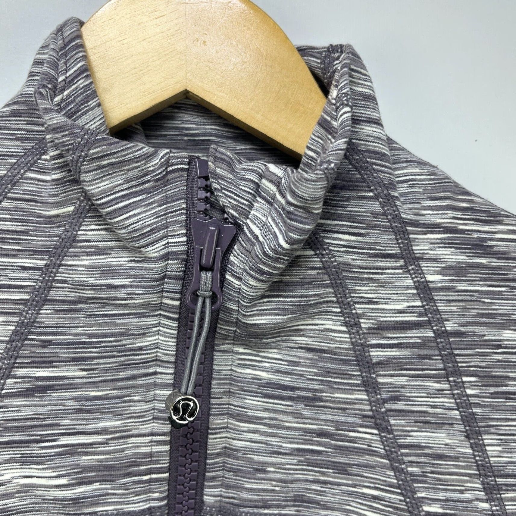 Lululemon Lululemon Define Jacket Women’s 10 Zip Up Gray Nylon Activewear | Zip-Up | Basic Jacket | Size 10 | Women | 90s? (No, keep relevant) Size L / US 10 / IT 46 - 4 Thumbnail