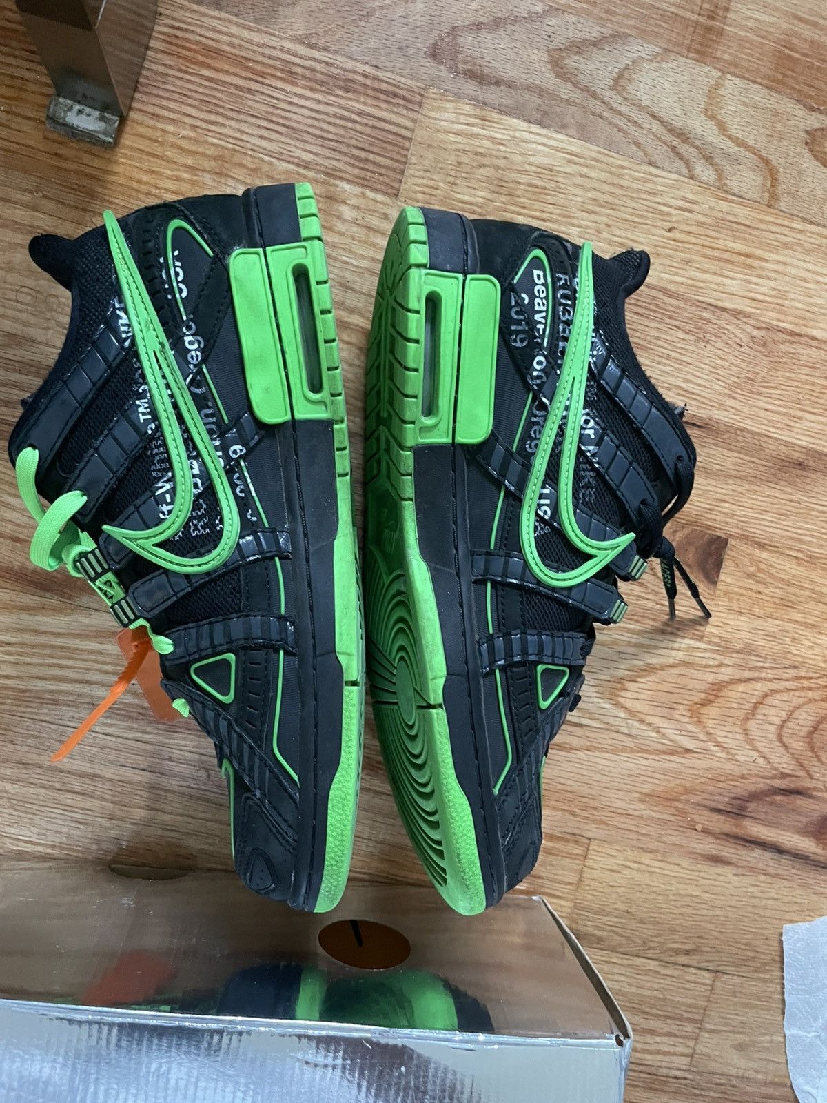 Nike × Off-White Off-White x Nike Air Rubber Dunk Green Strike - Size 10.5 Size US 10 / EU 43 - 6 Thumbnail