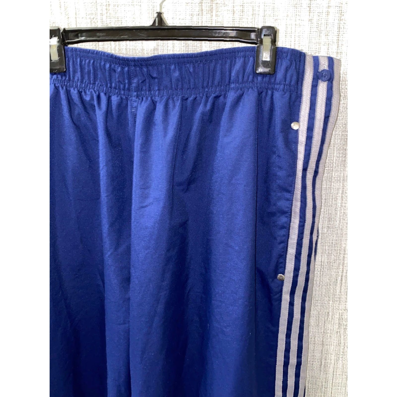 Adidas VINTAGE Adidas Mens XL Blue Nylon Stretchy Athletic Pants Track Pants Regular Size XL Men Athletic Activewear Pants Size US 36 / EU 52 - 2 Thumbnail