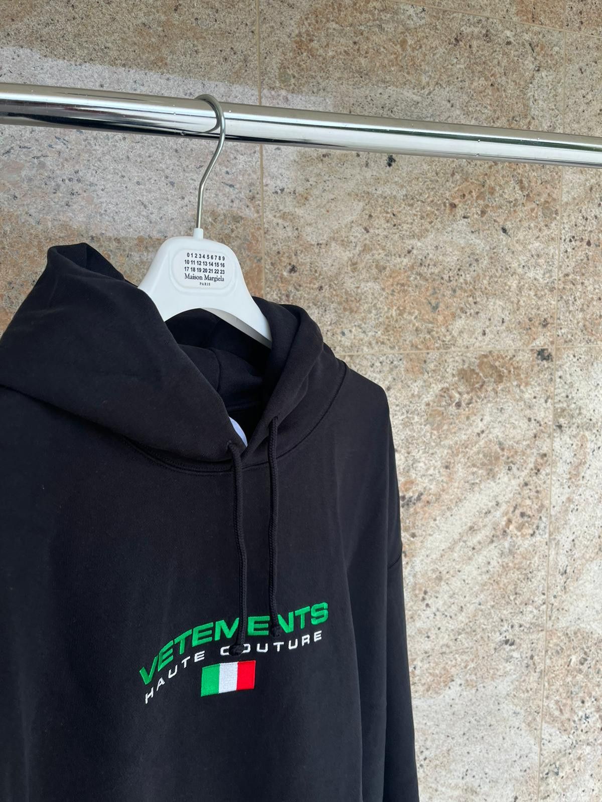 Vetements Vetements Italy Logo Hoodie Size US S / EU 44-46 / 1 - 6 Thumbnail