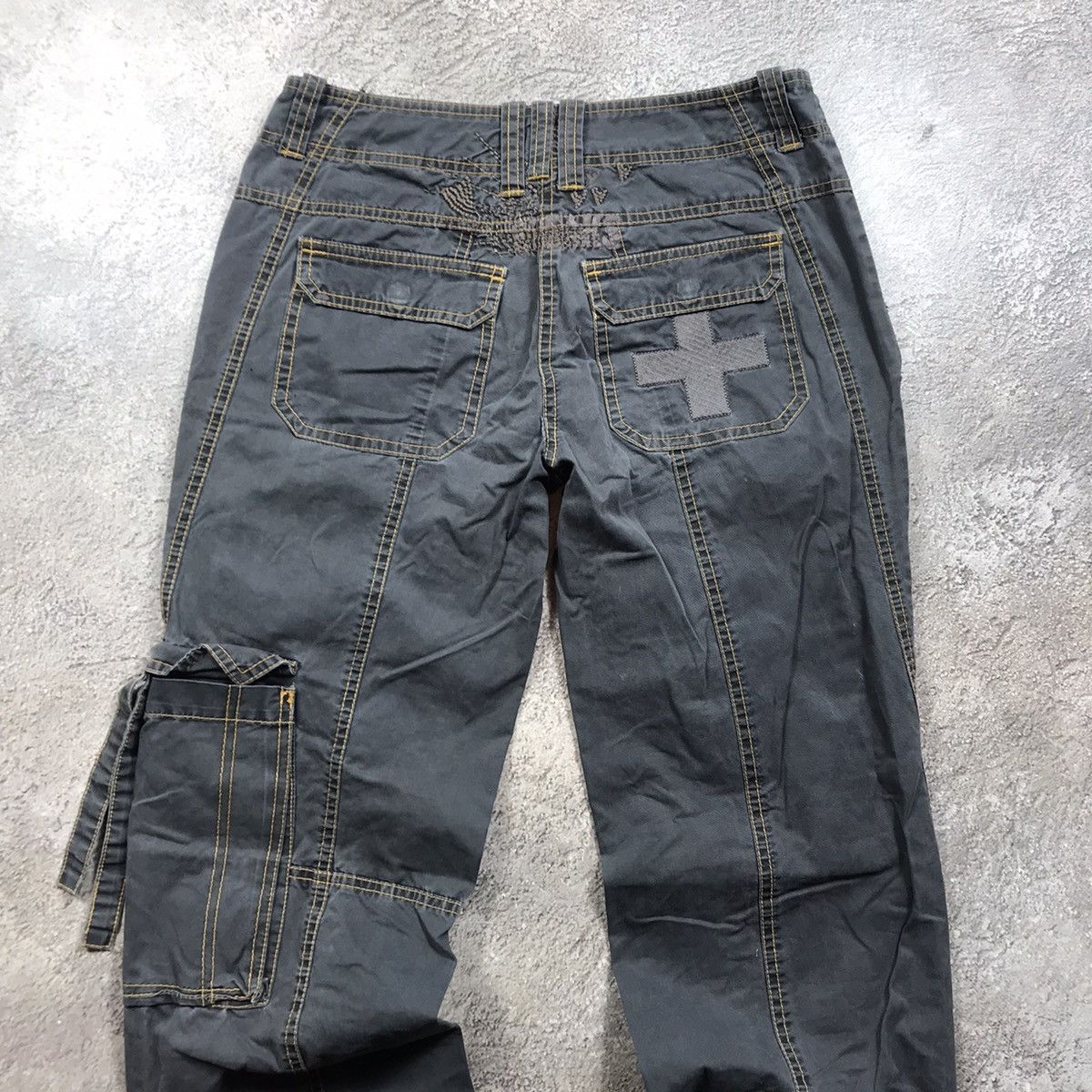 Japanese Brand vintage cargo pants flared low rise japan casual y2k 90s Size 28" / US 6 / IT 42 - 5 Thumbnail