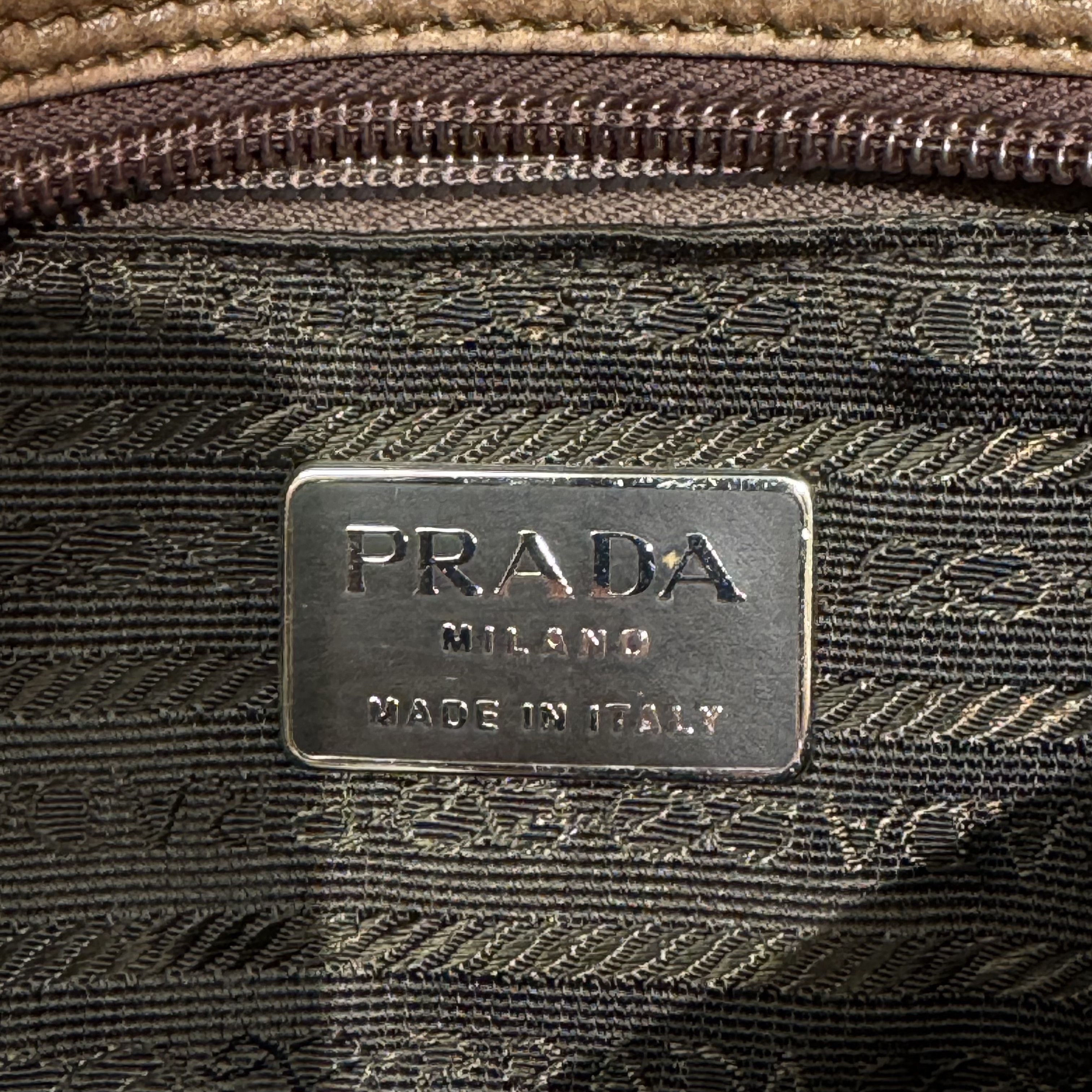 Prada Prada Plate Logo Leather Tote Bag Size ONE SIZE - 6 Thumbnail