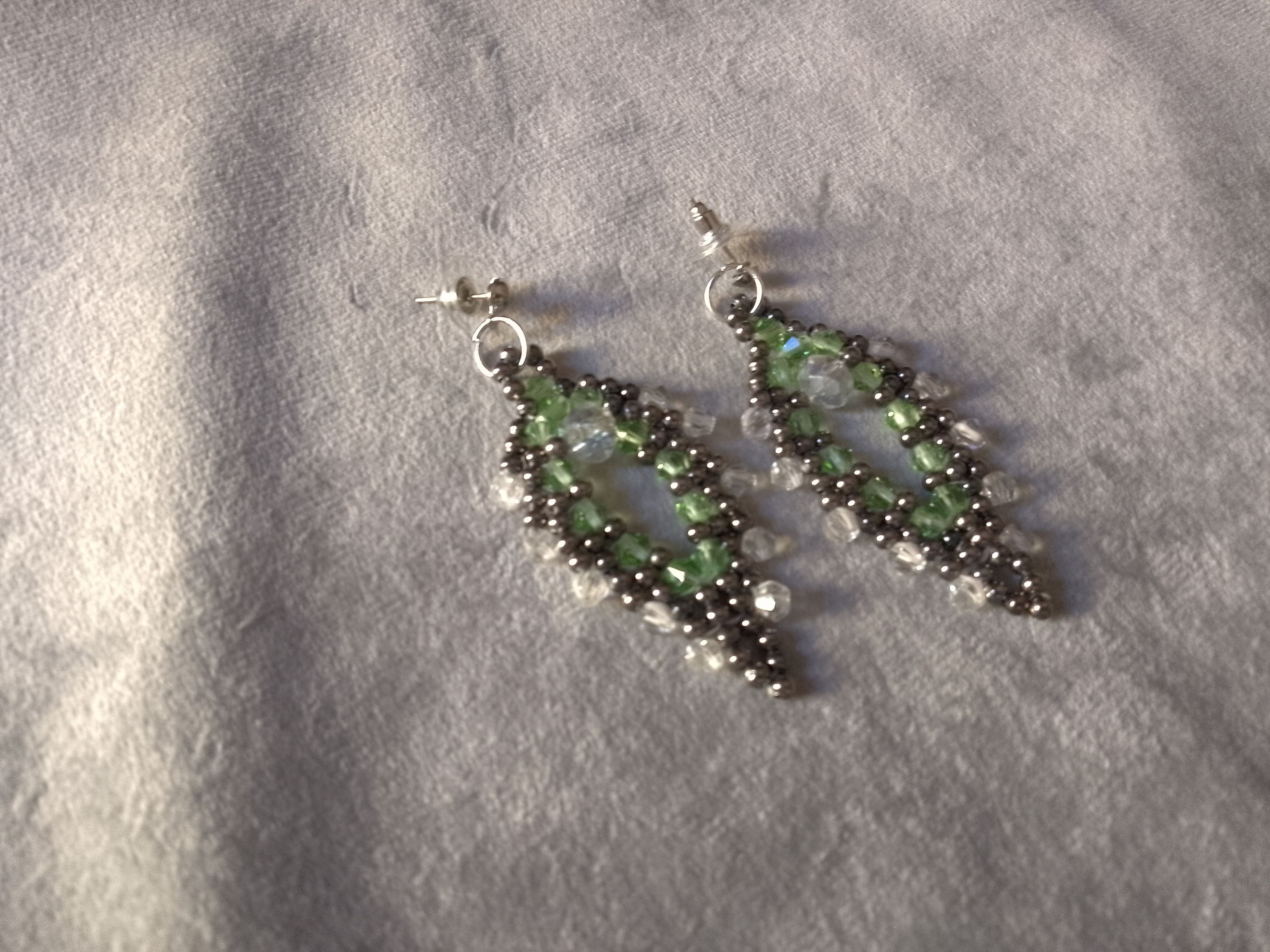 Handmade Earrings Green Long Leafy Elegant Vintage Style Embroidered Size ONE SIZE - 4 Thumbnail