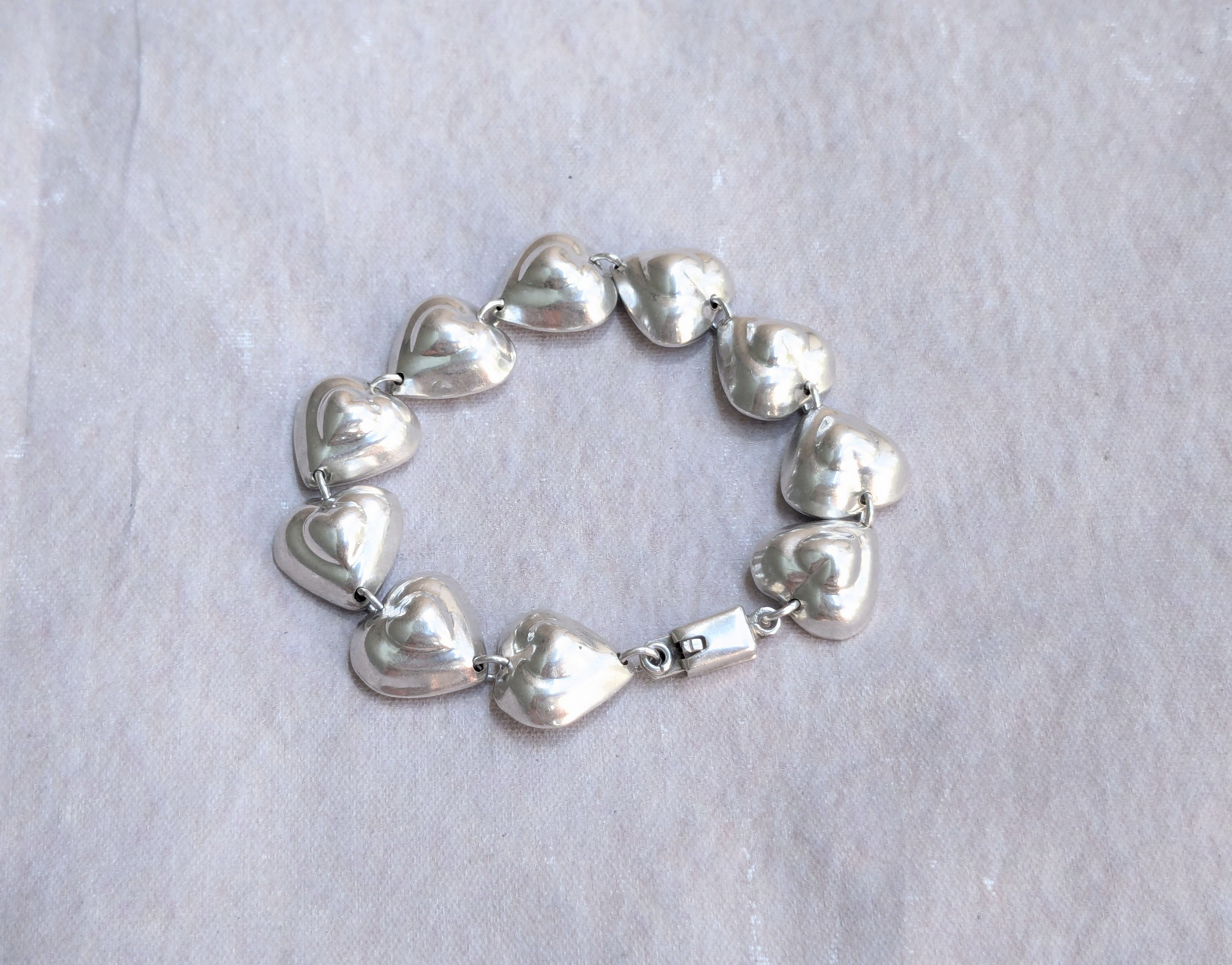 Jewelry Vintage Taxco Sterling Silver Heart Bracelet Y2K 7.5" Size ONE SIZE - 1 Thumbnail