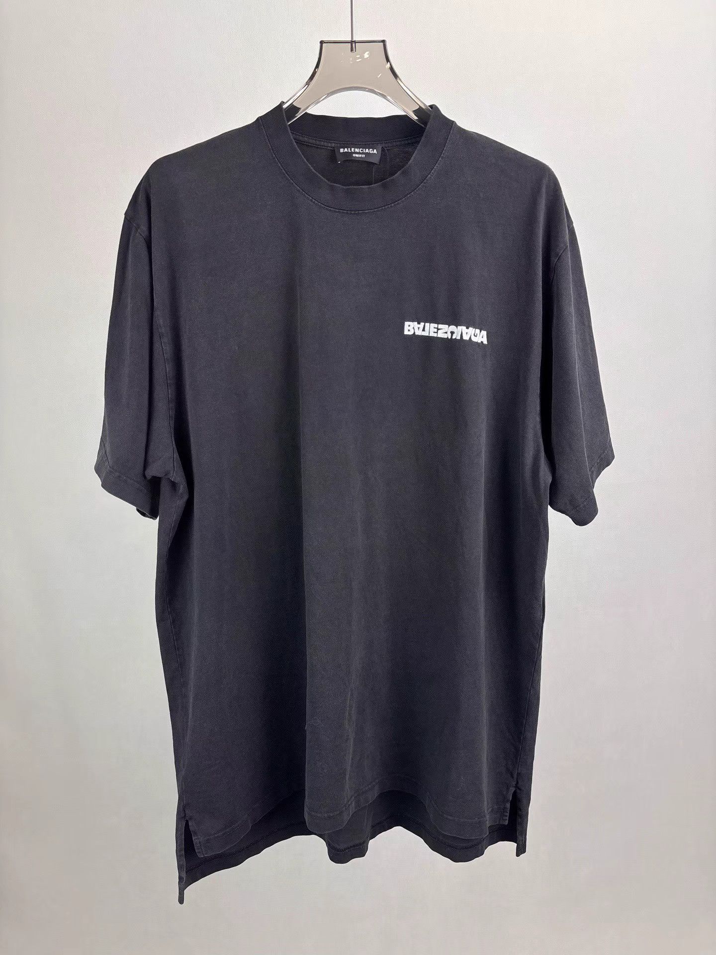 Balenciaga BALENCIAGA Washed Vintage Inverted Logo T-shirt K1 Size US L / EU 52-54 / 3 - 1 Thumbnail